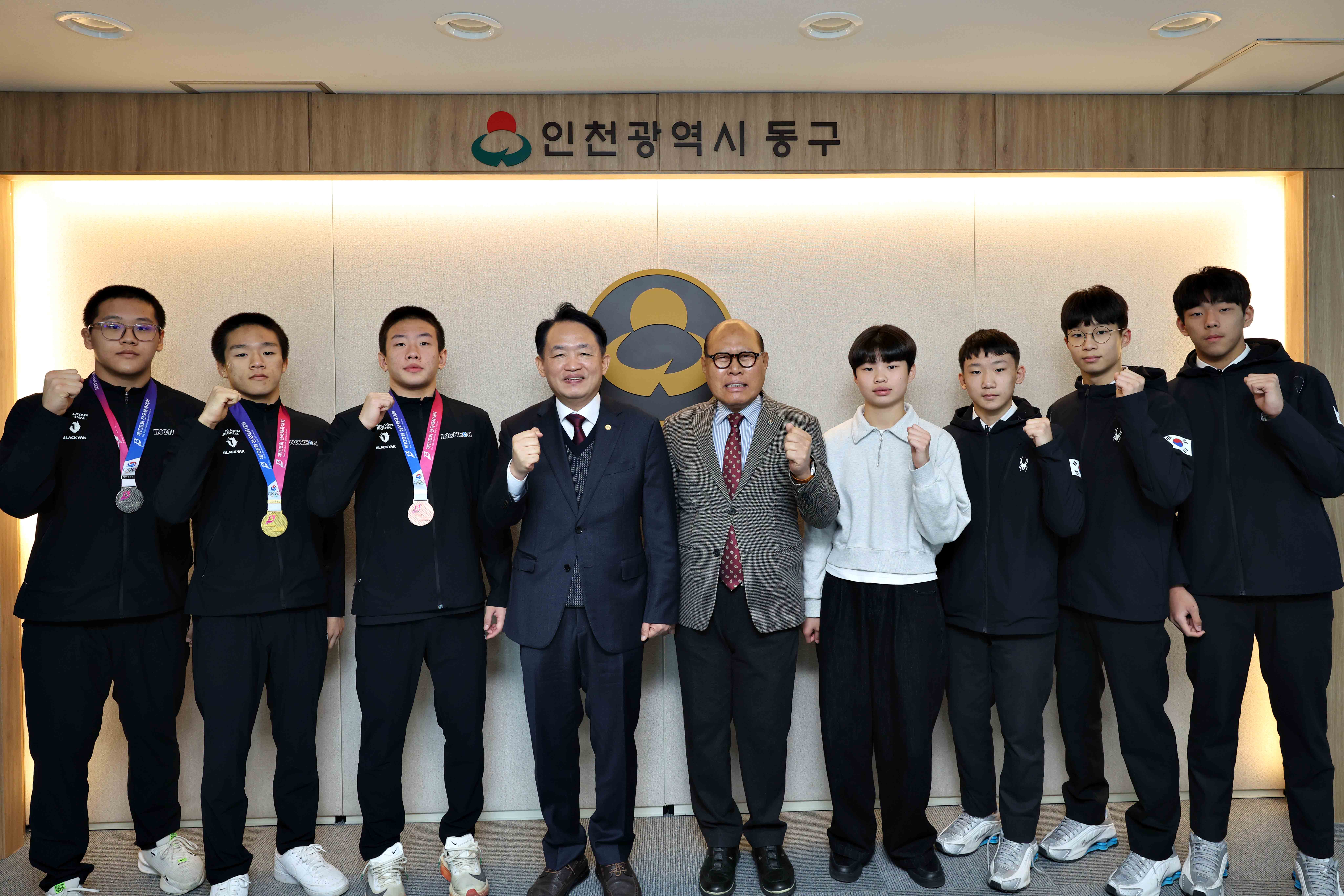 20251118_전국체전_소년체전_입상_선수단_격려2.jpg 이미지