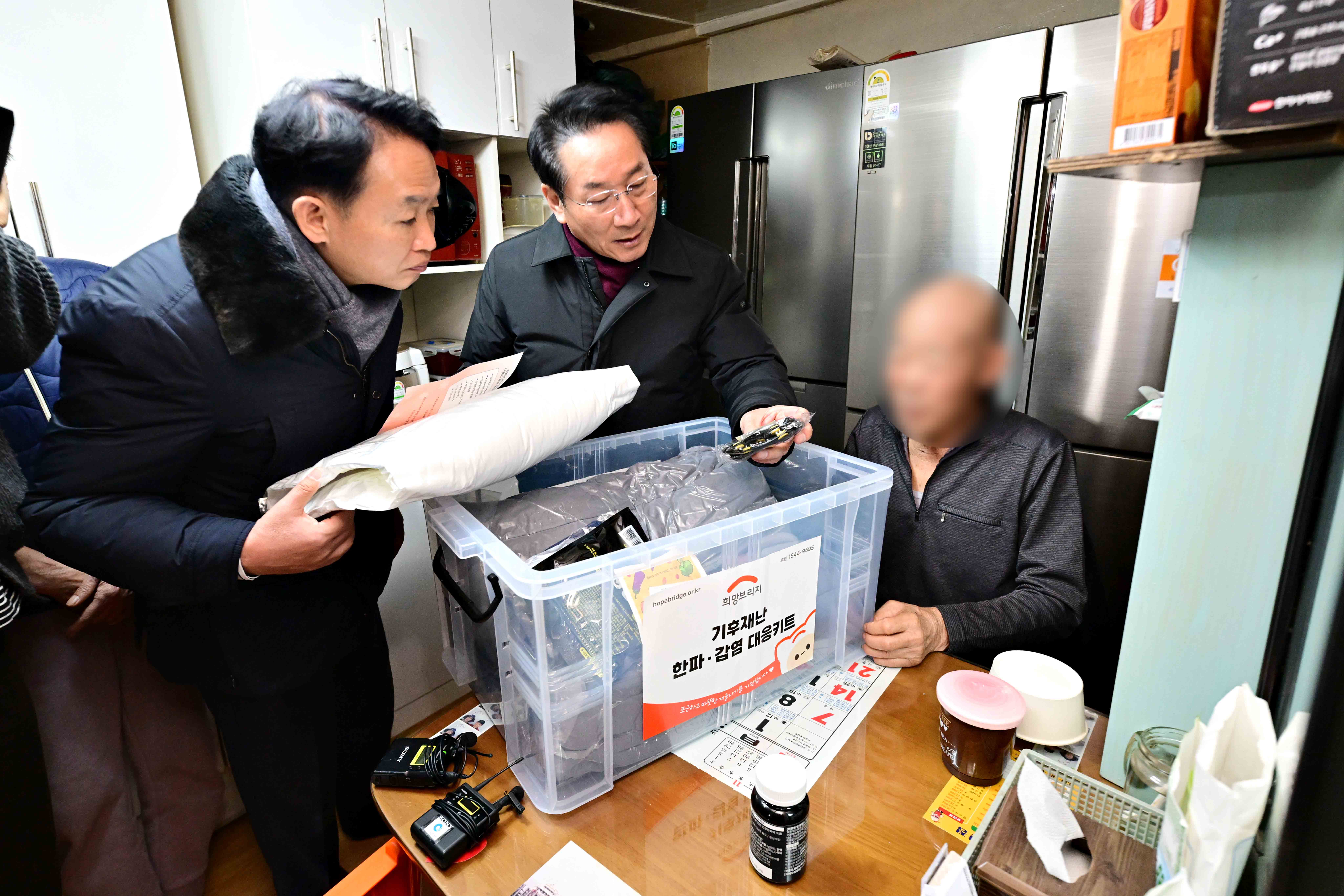 20251208_겨울철_한파_관련_현장방문_쪽방촌_아뜨렛길_지하광장17.jpg 이미지