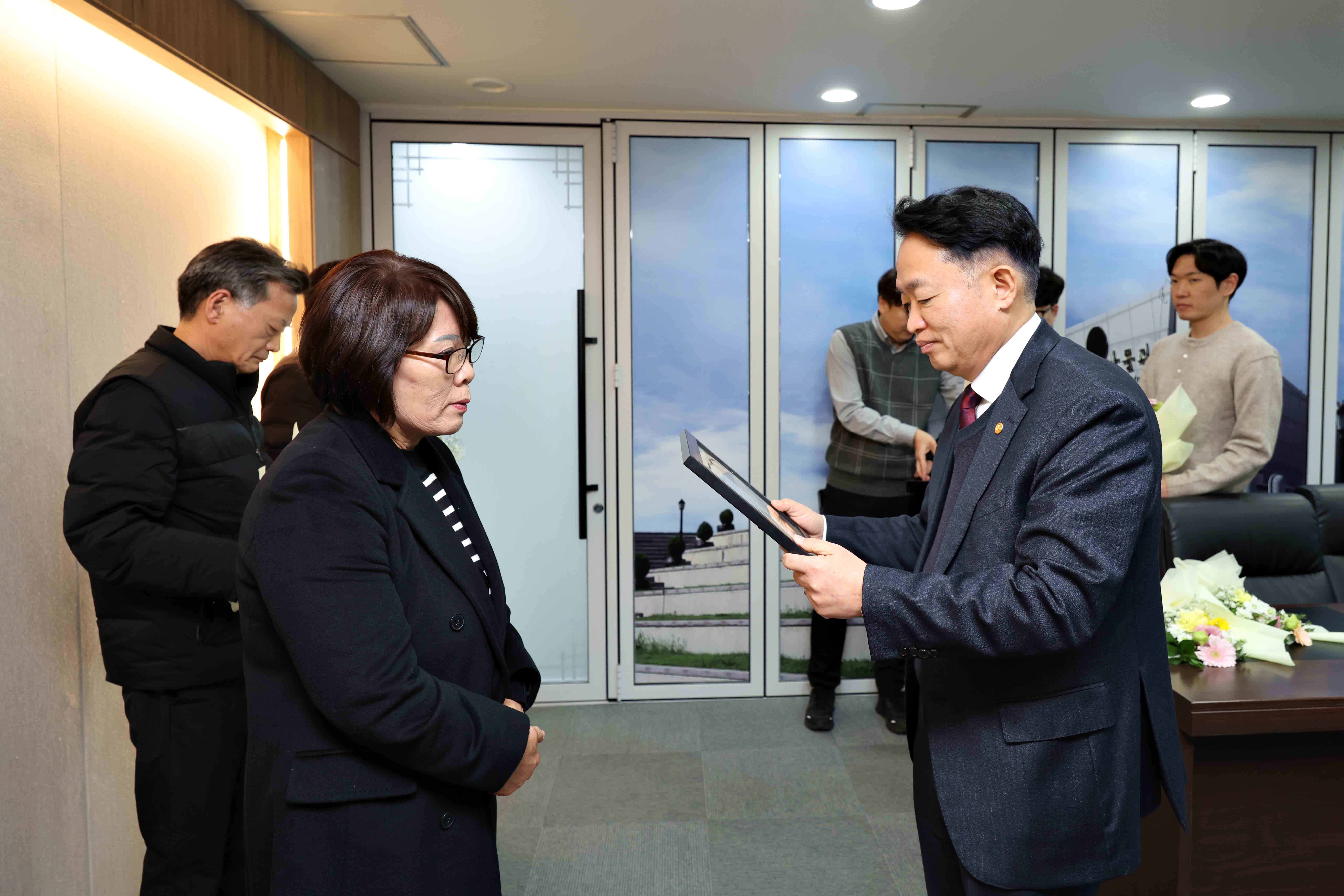 20251209_동구_지역자율방재단_표창_수여식4.jpg 이미지