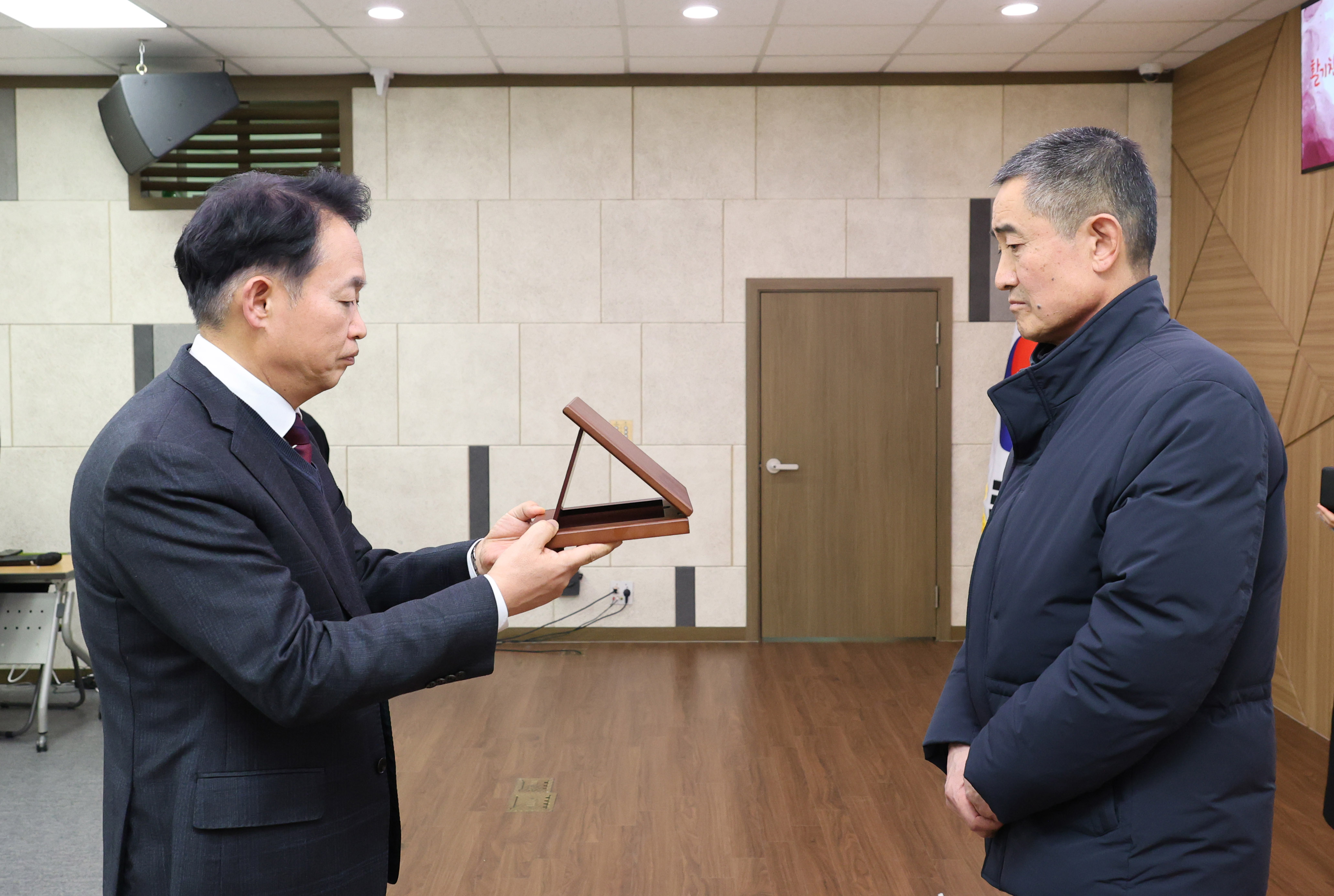 20251219_2025년_환경공무관_정년퇴임식_및_표창수여식-3.jpg 이미지