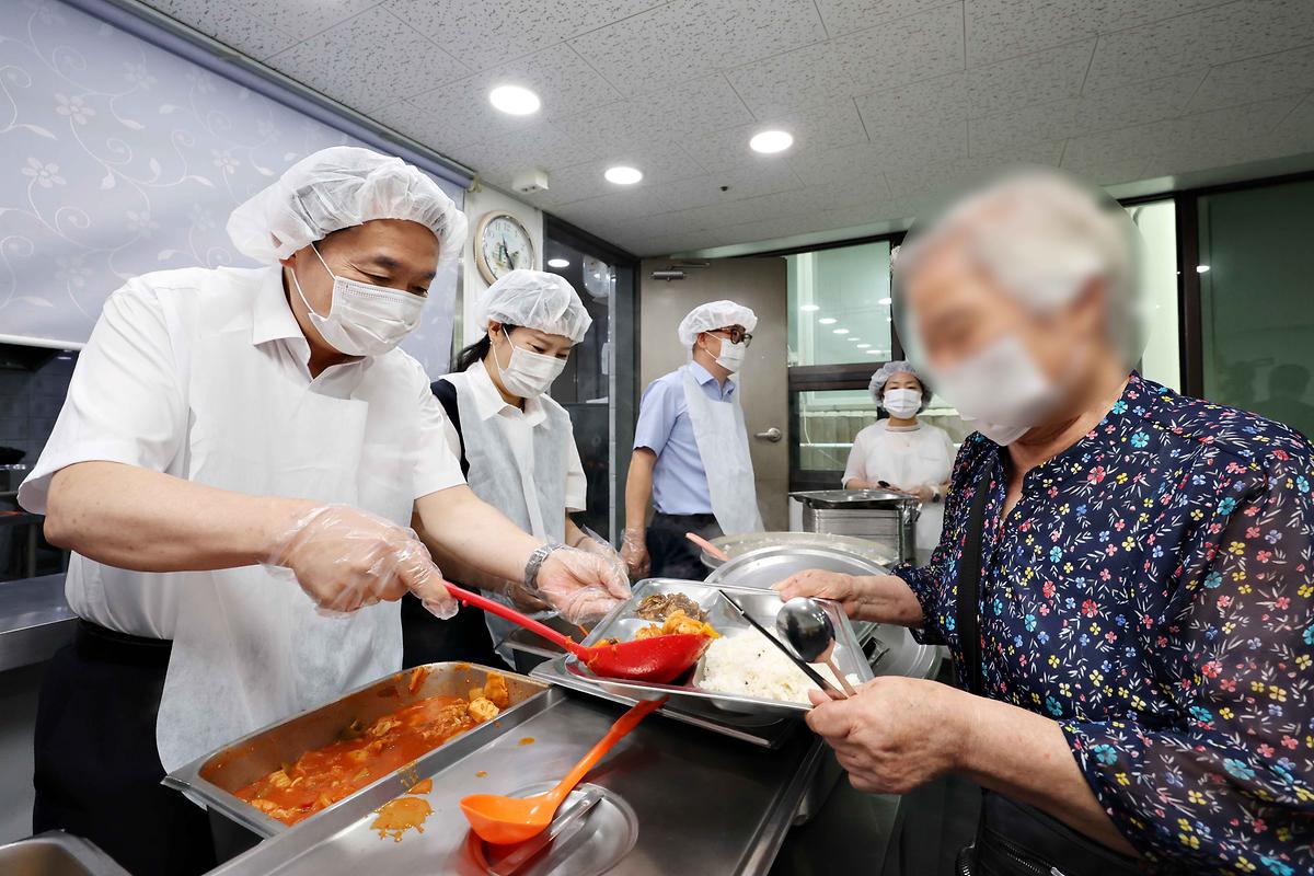 창영복지관 배식봉사 사진