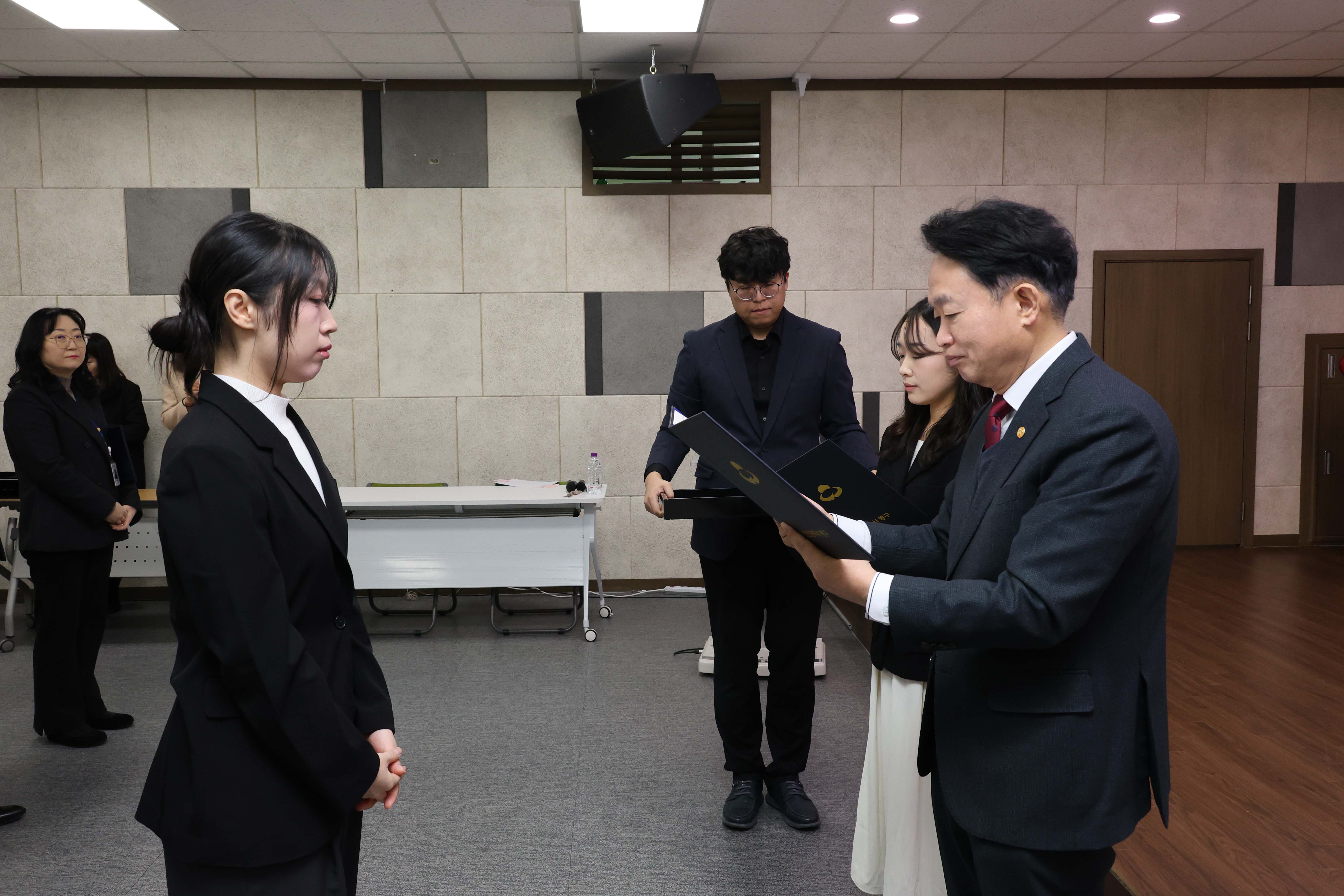 20260109_임용장_수여식-11.jpg 이미지