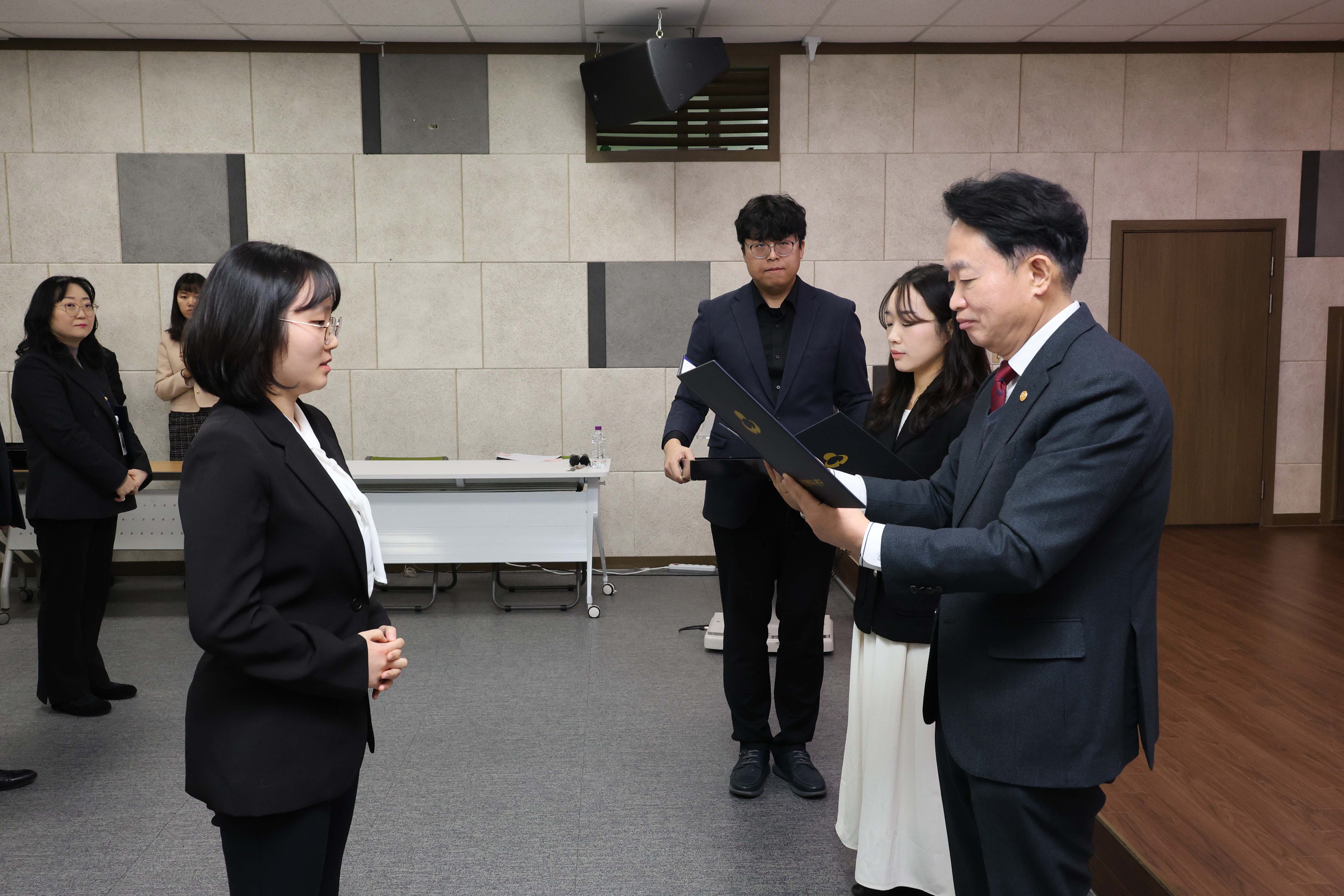 20260109_임용장_수여식-12.jpg 이미지