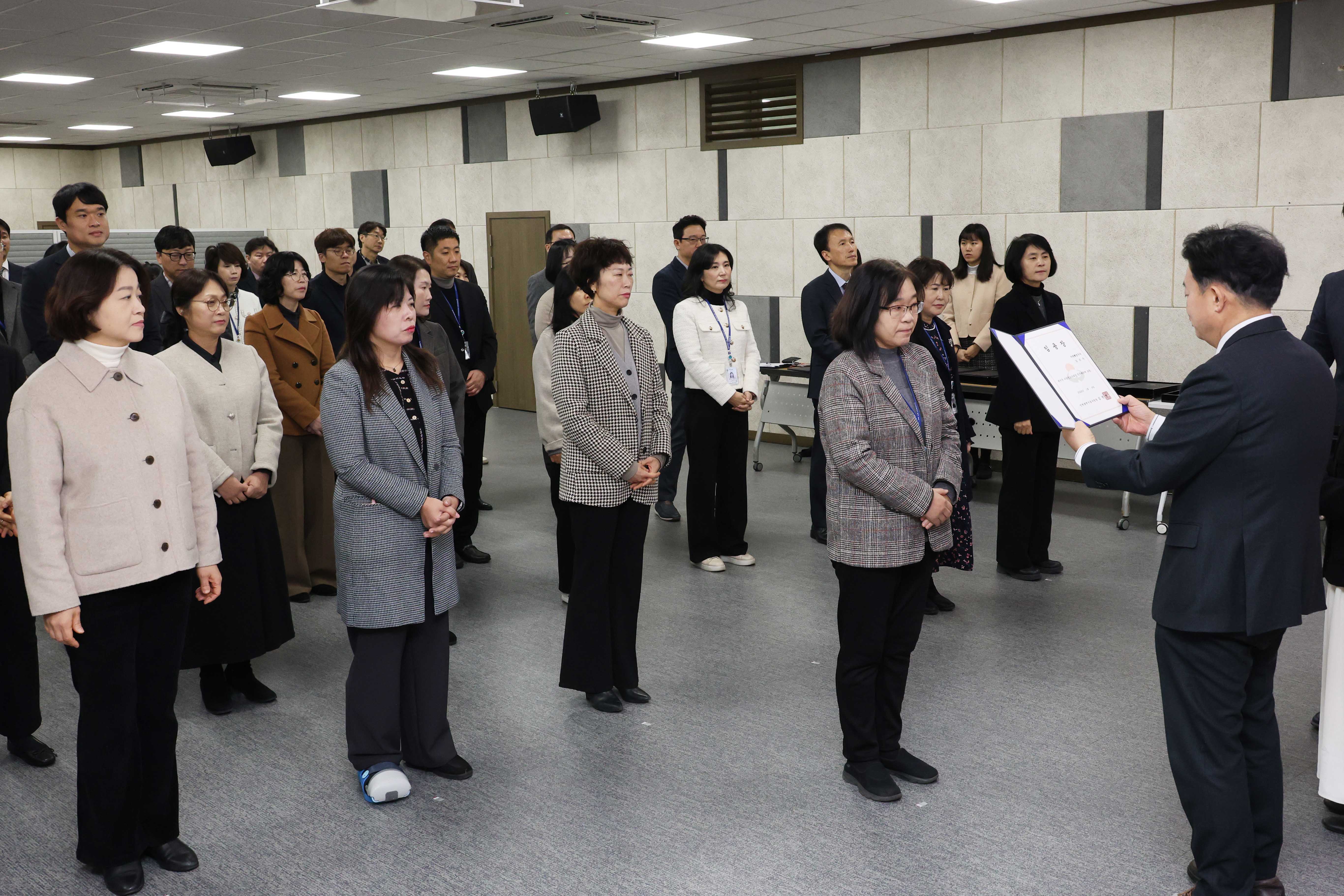 20260109_임용장_수여식-7.jpg 이미지