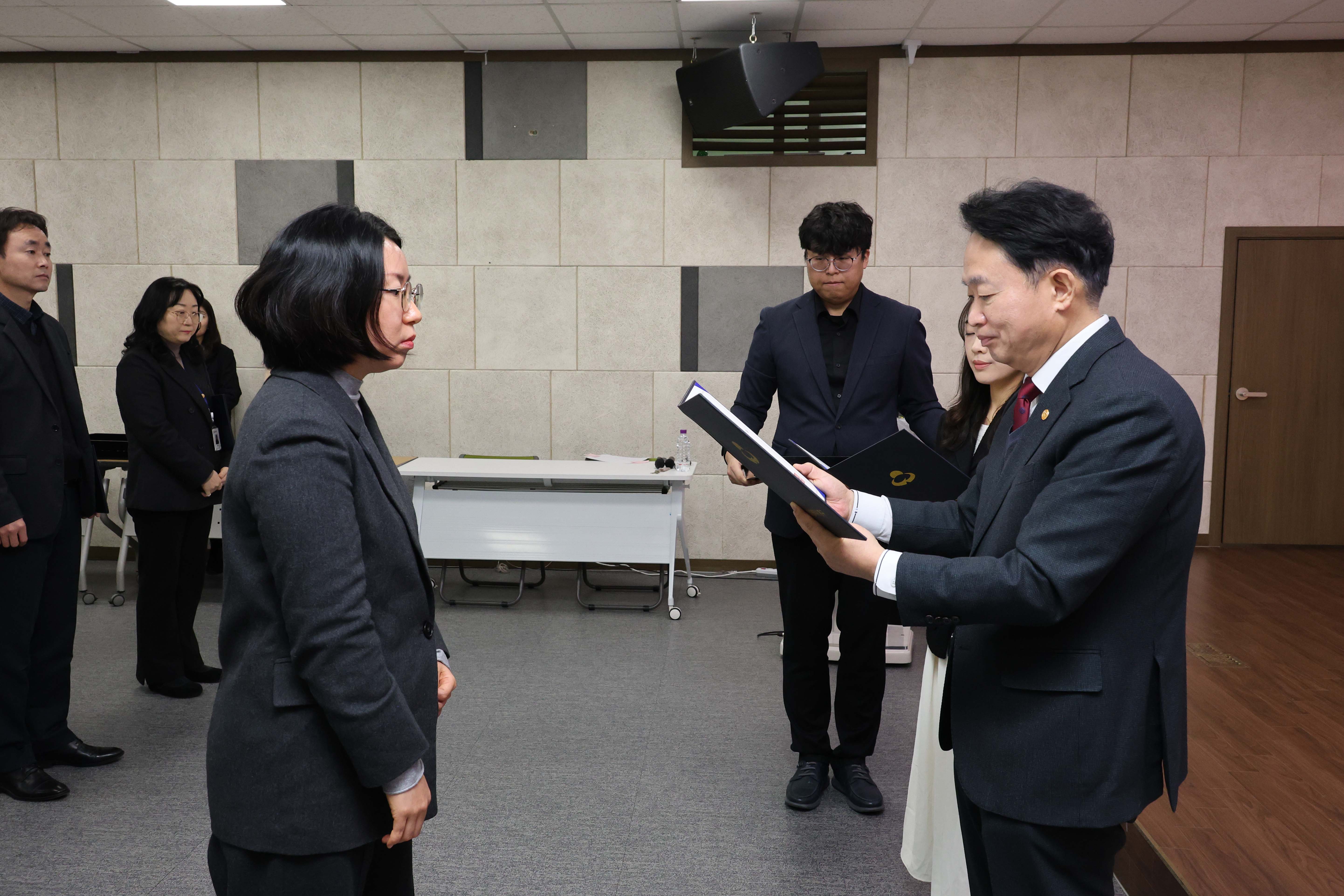20260109_임용장_수여식-9.jpg 이미지