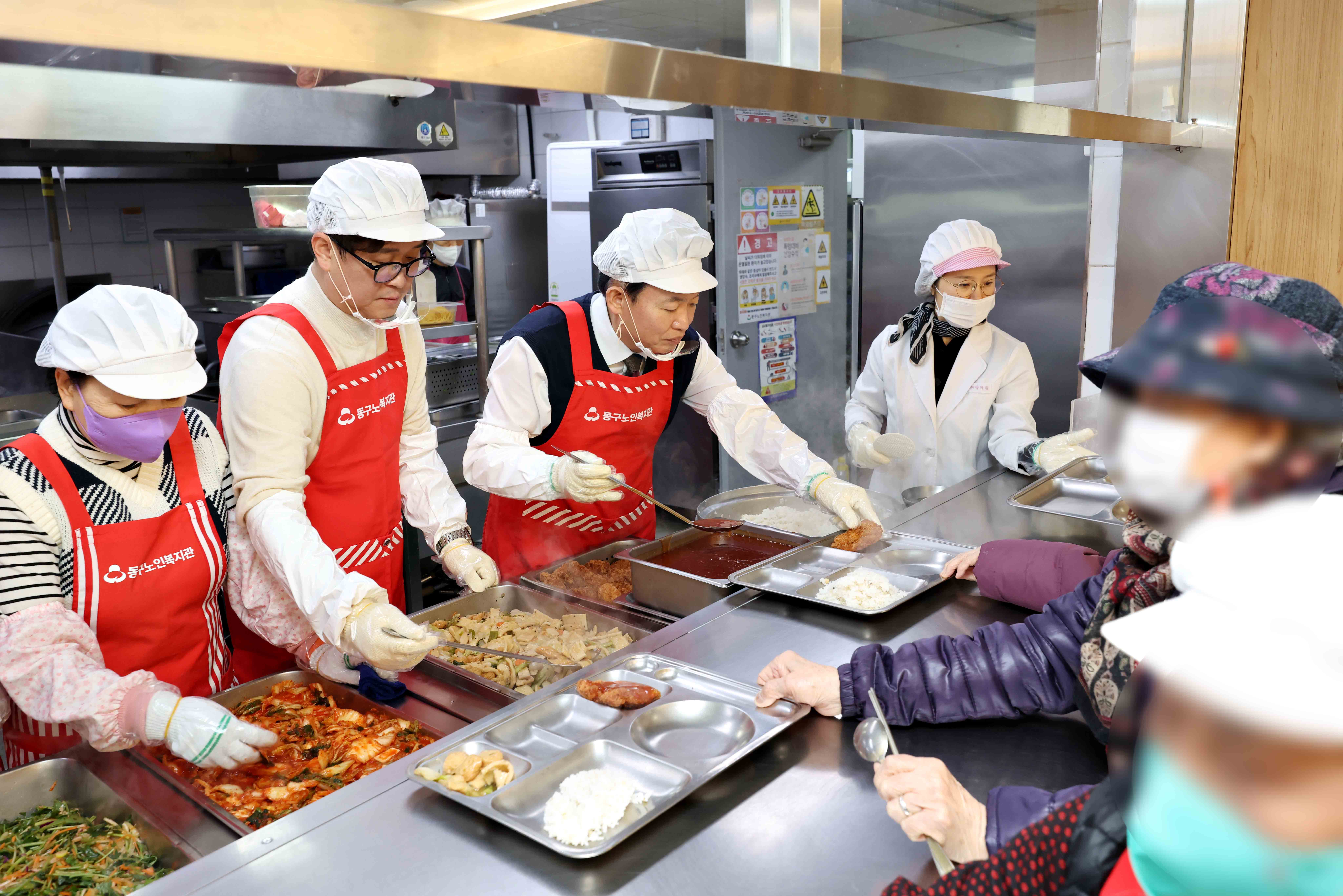 20260126_동구노인복지관_배식_봉사5.jpg 이미지