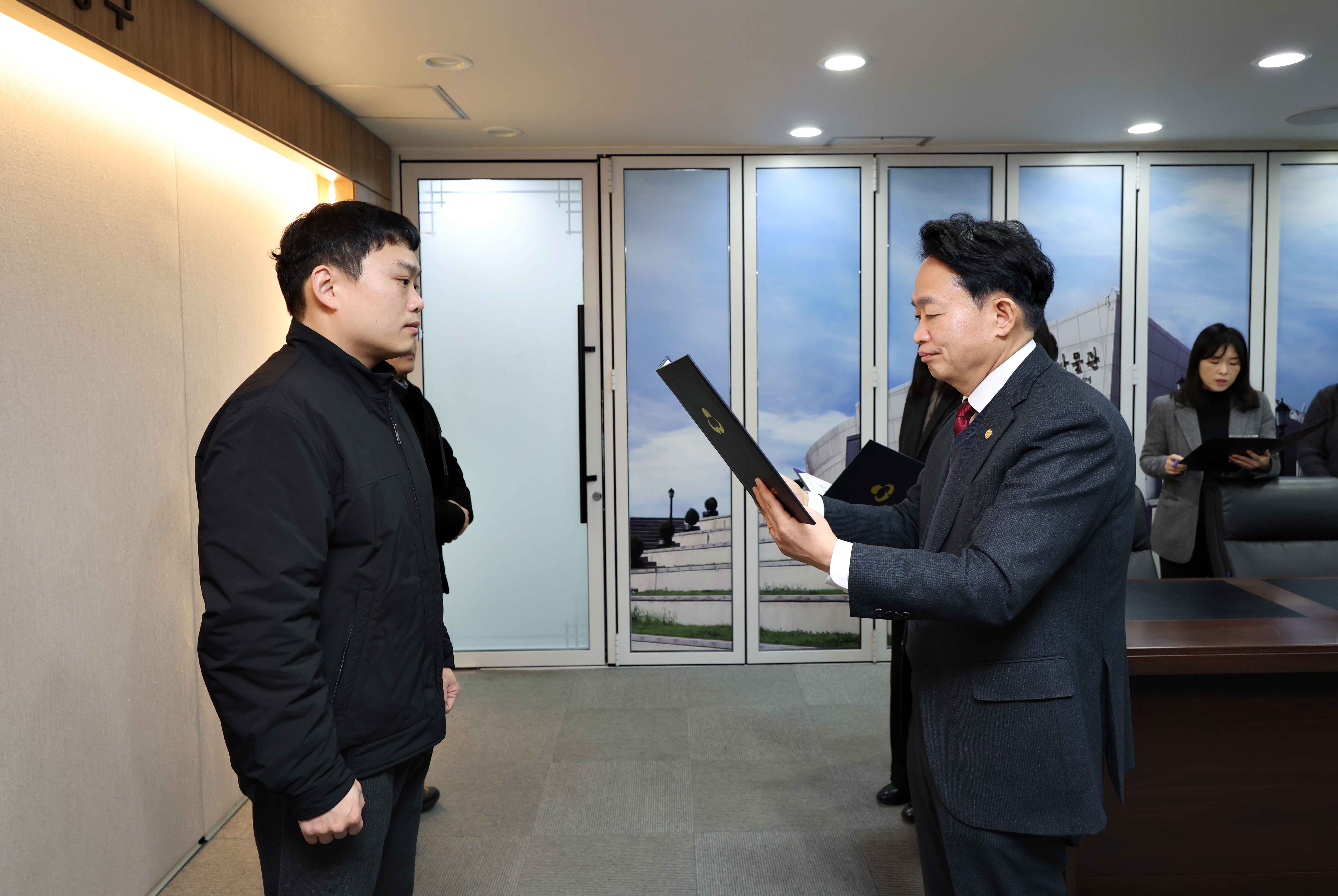 20260209_임용장_수여식3.jpg 이미지