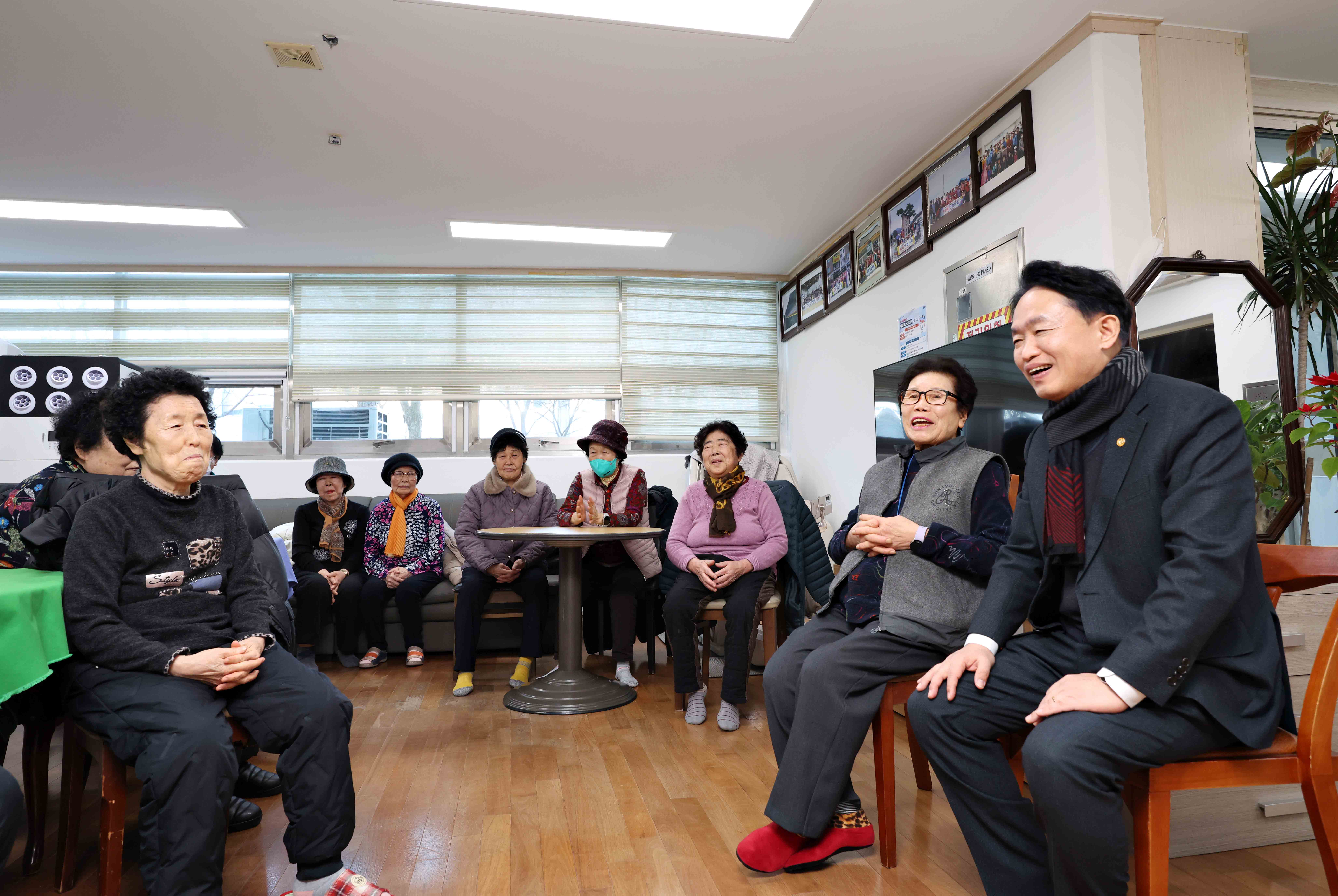 20260209_설맞이_경로당_방문1.jpg 이미지