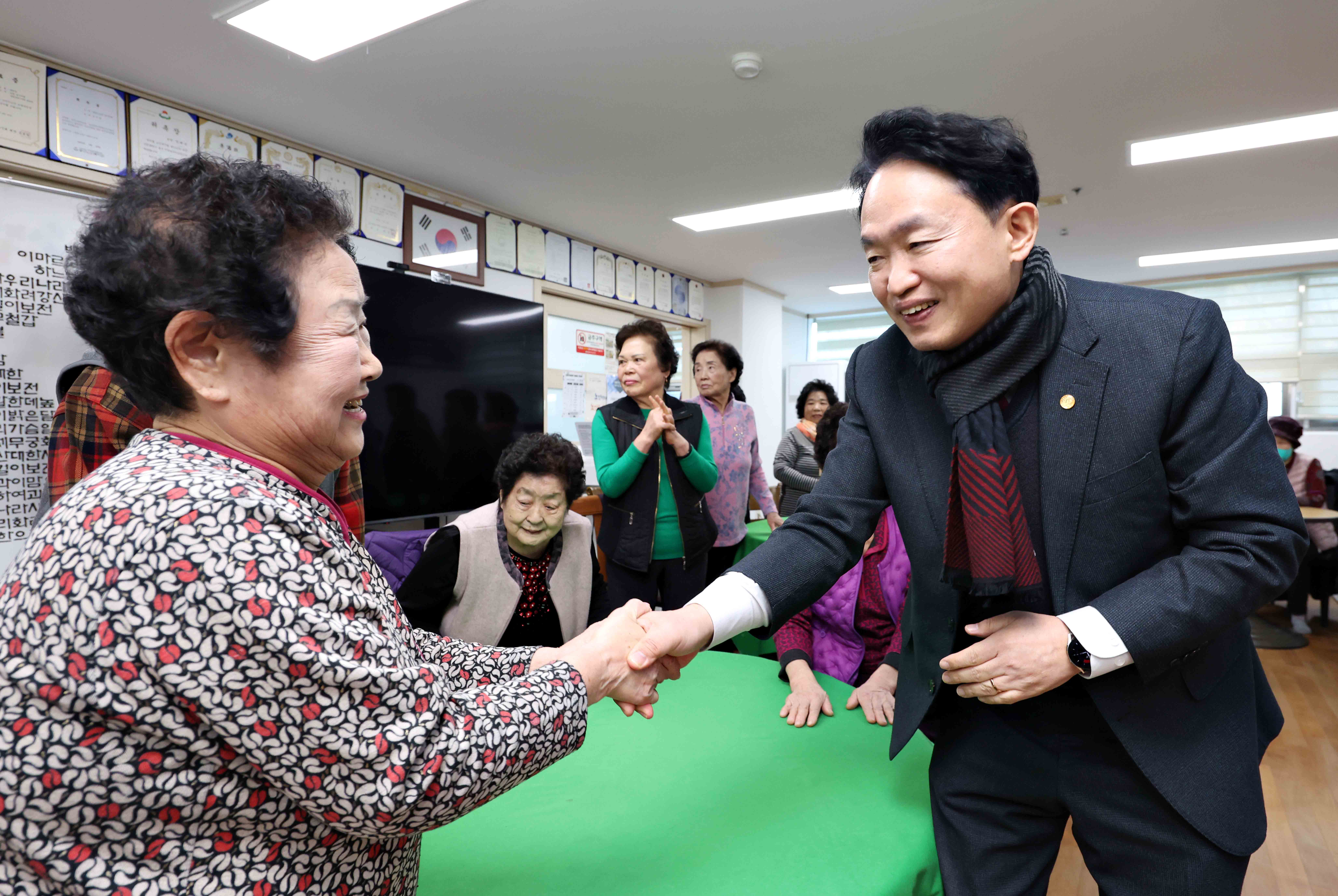 20260209_설맞이_경로당_방문11.jpg 이미지