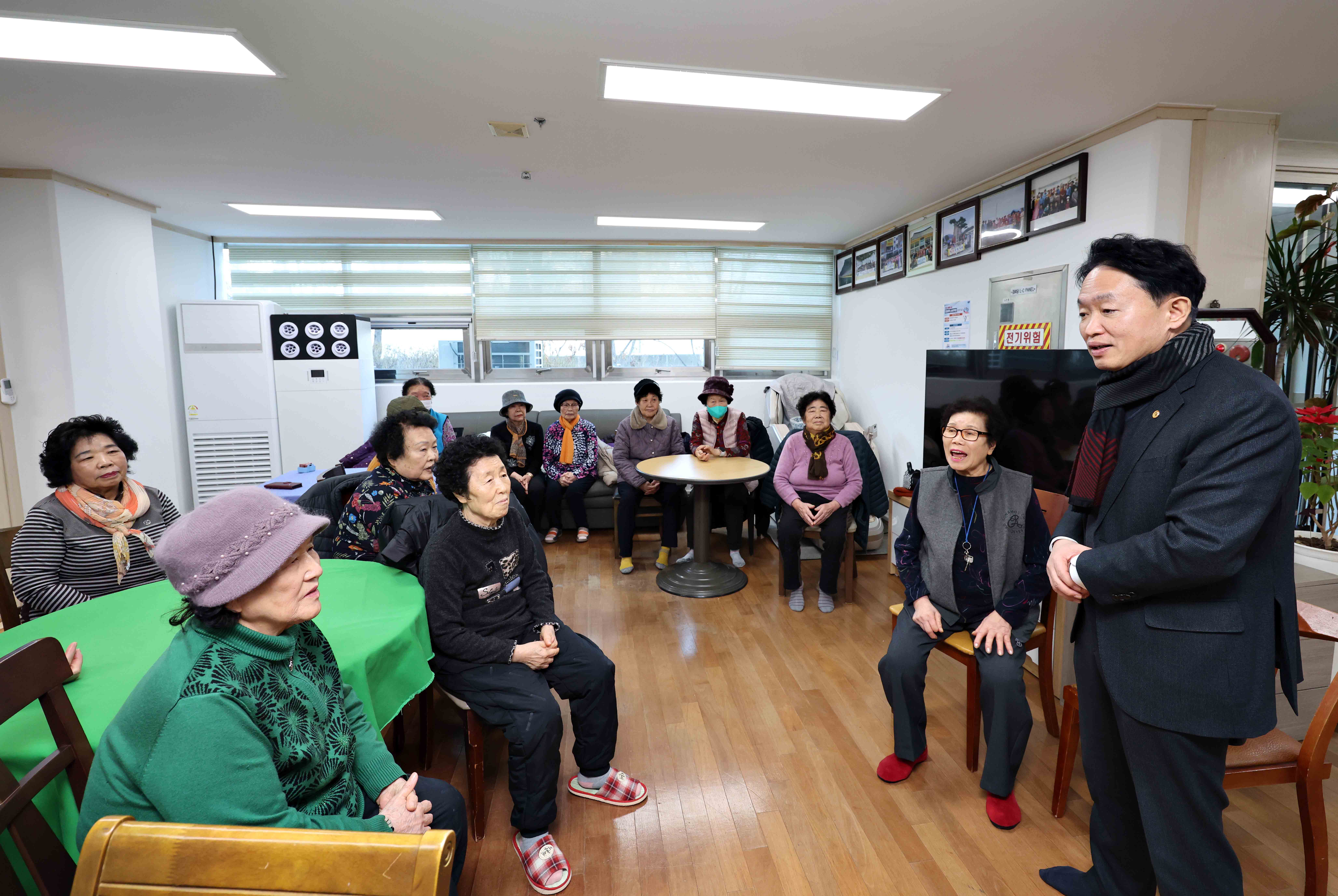 20260209_설맞이_경로당_방문4.jpg 이미지