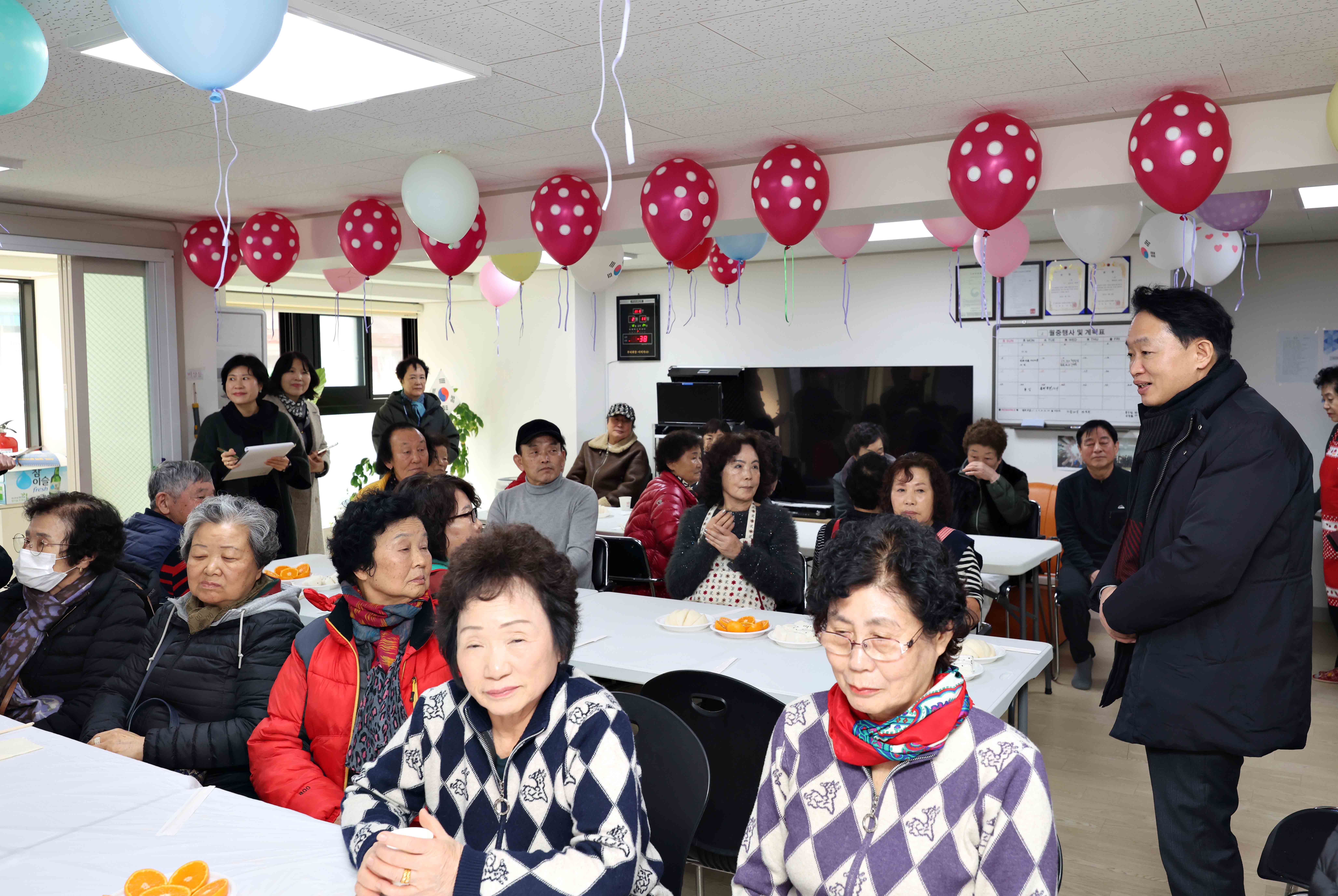20260211_설맞이_경로당_방문14.jpg 이미지