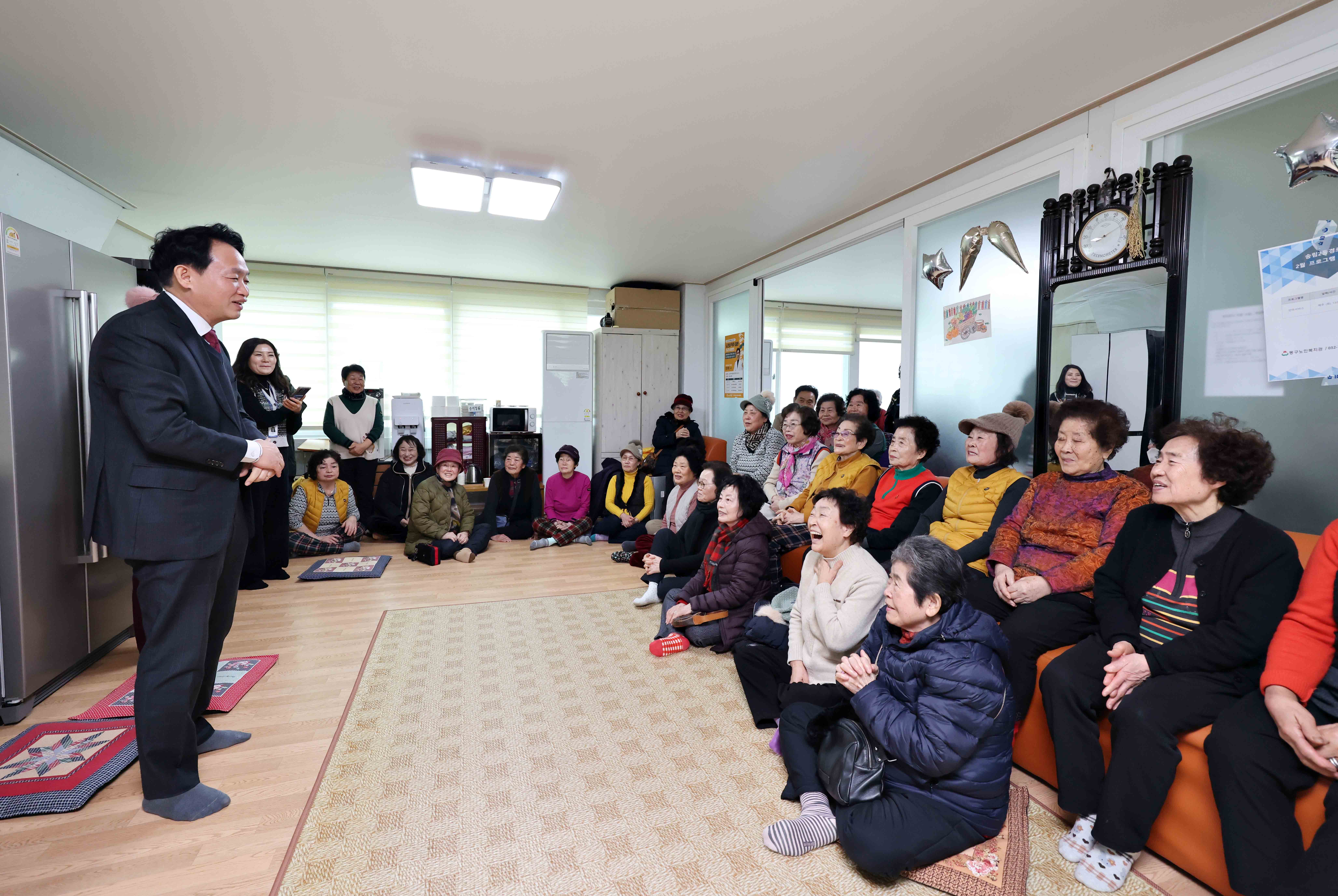 20260211_설맞이_경로당_방문5.jpg 이미지