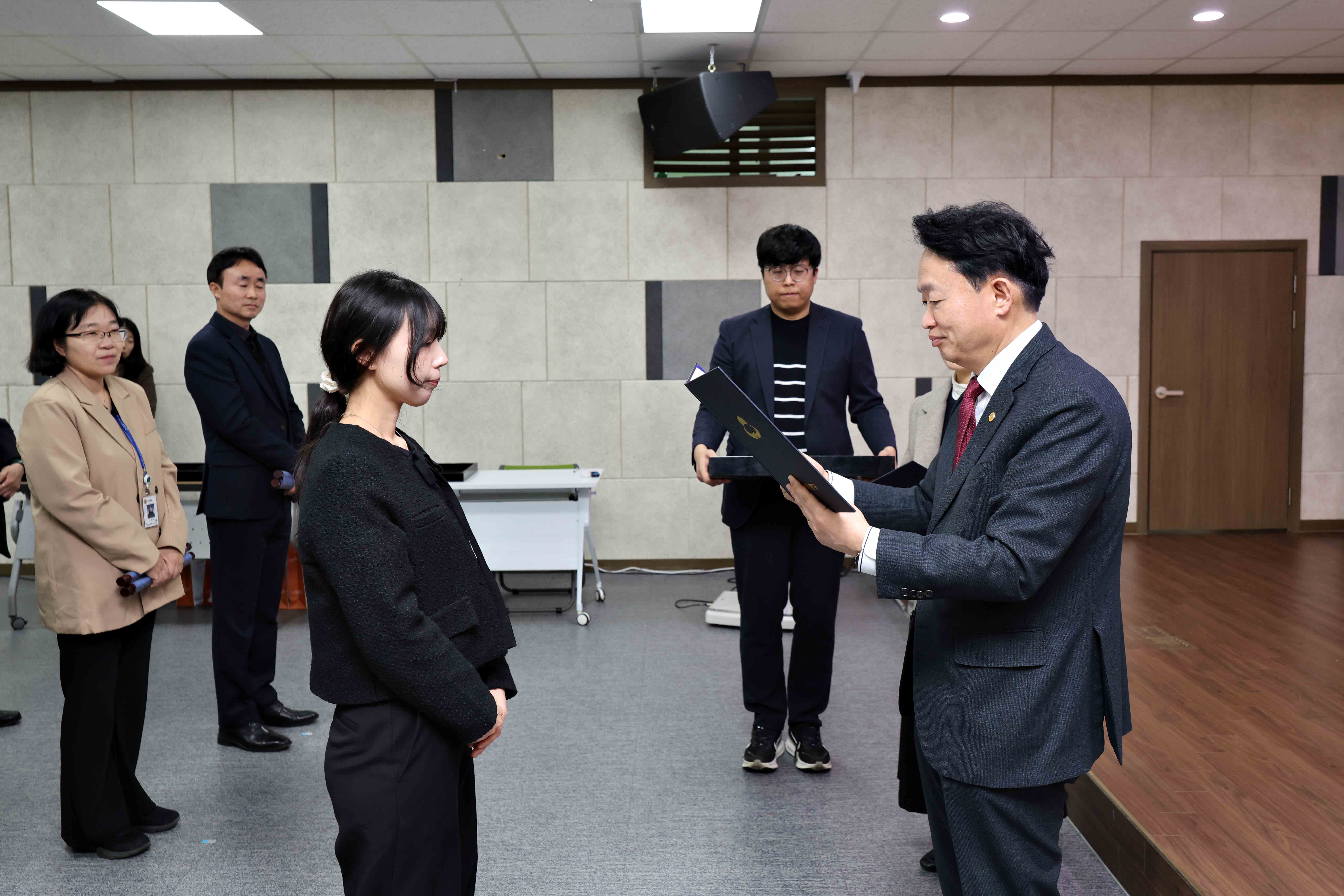20260303_임용장_수여식14.jpg 이미지