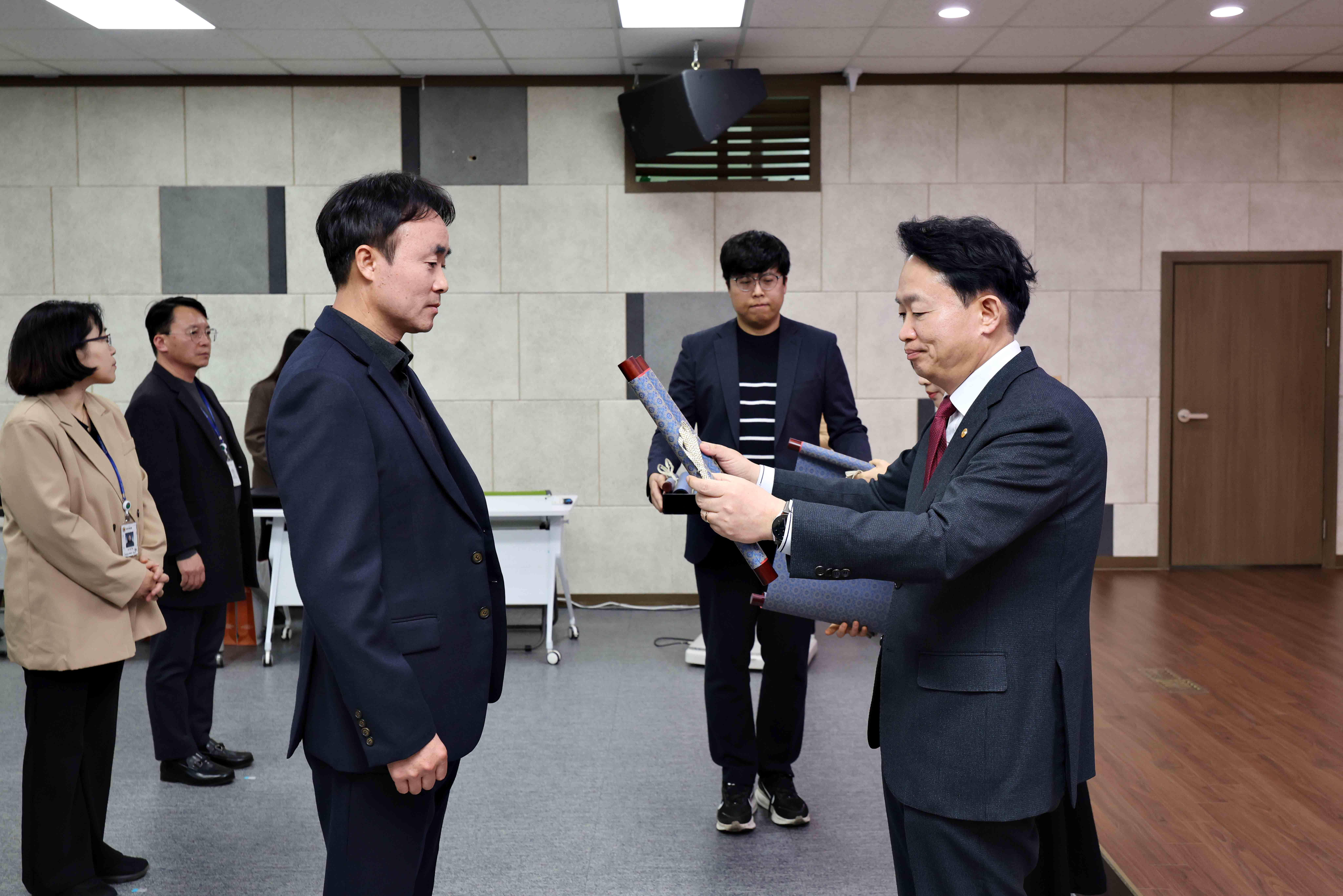 20260303_임용장_수여식5.jpg 이미지