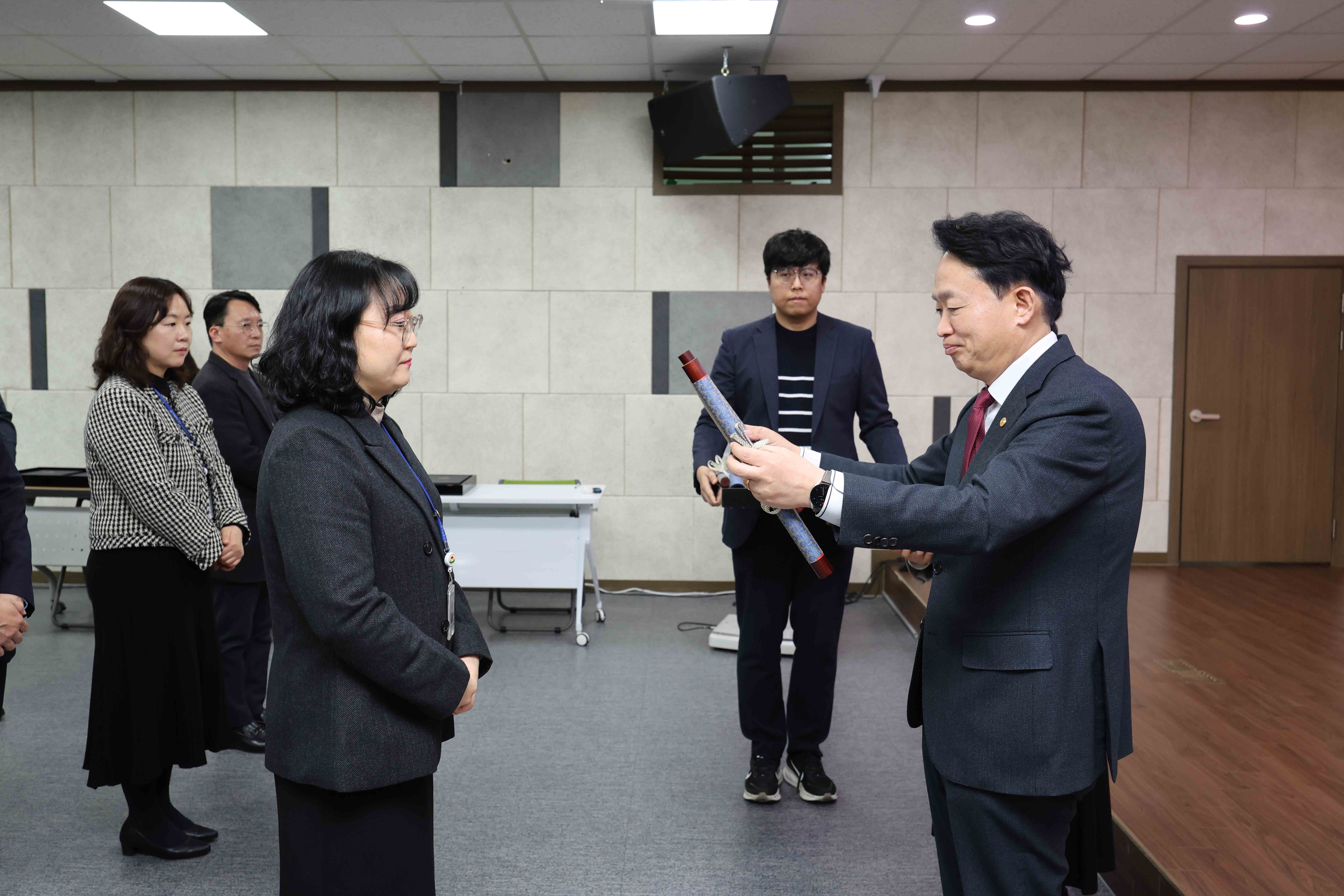 20260303_임용장_수여식7.jpg 이미지