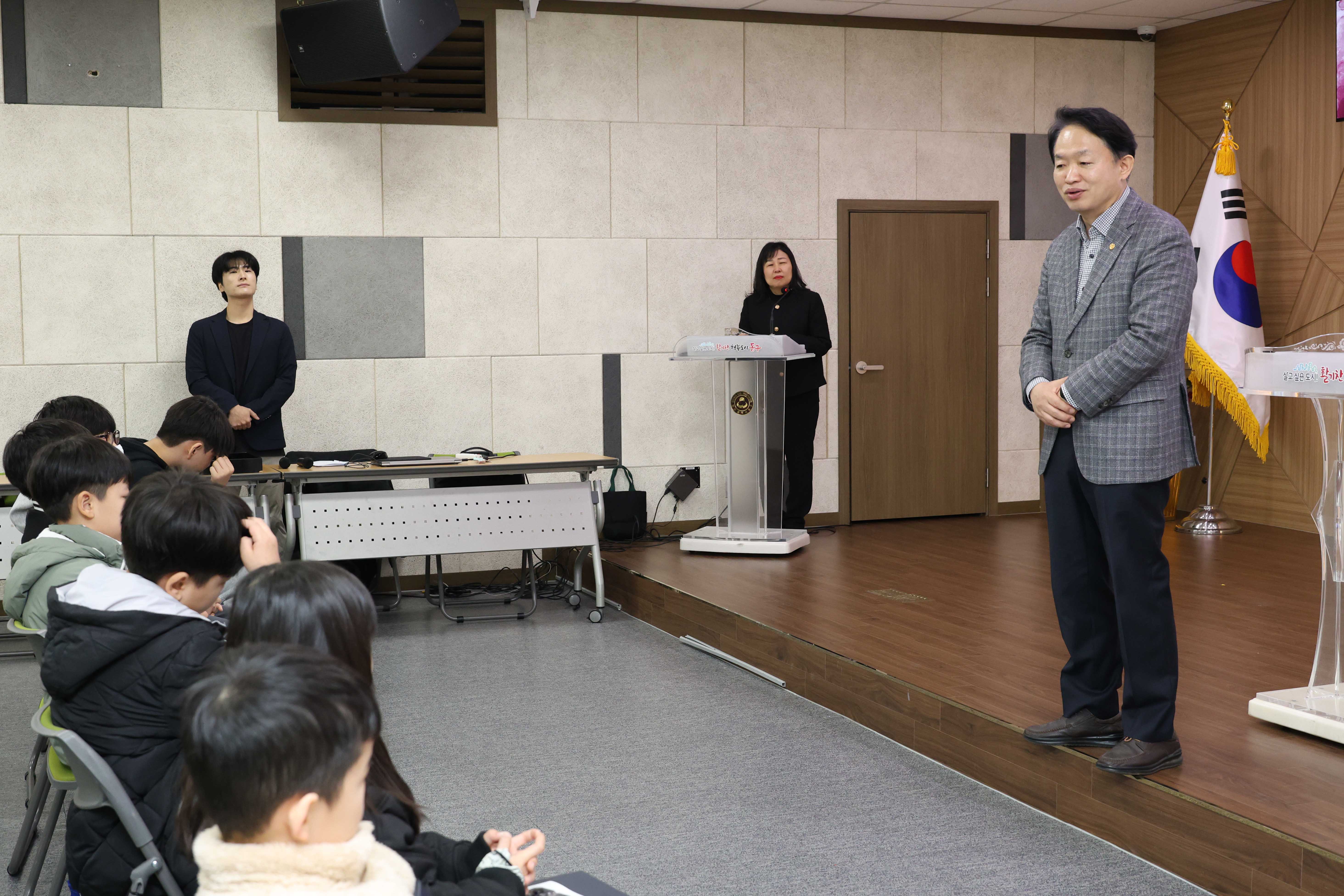 20260321_어린이참여위원회_위촉식-5.jpg 이미지