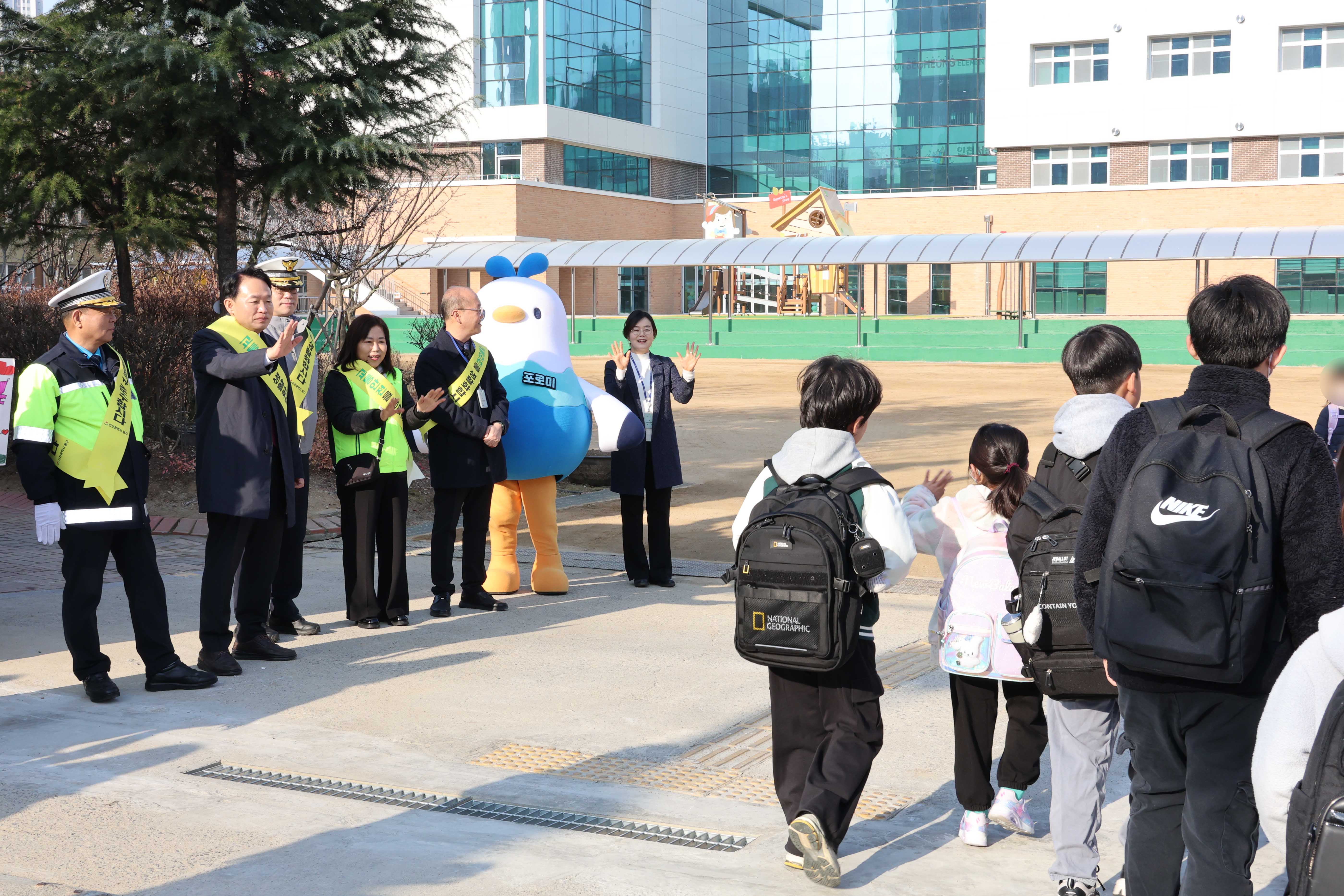 20260323_어린이_교통안전_캠페인-11.jpg 이미지