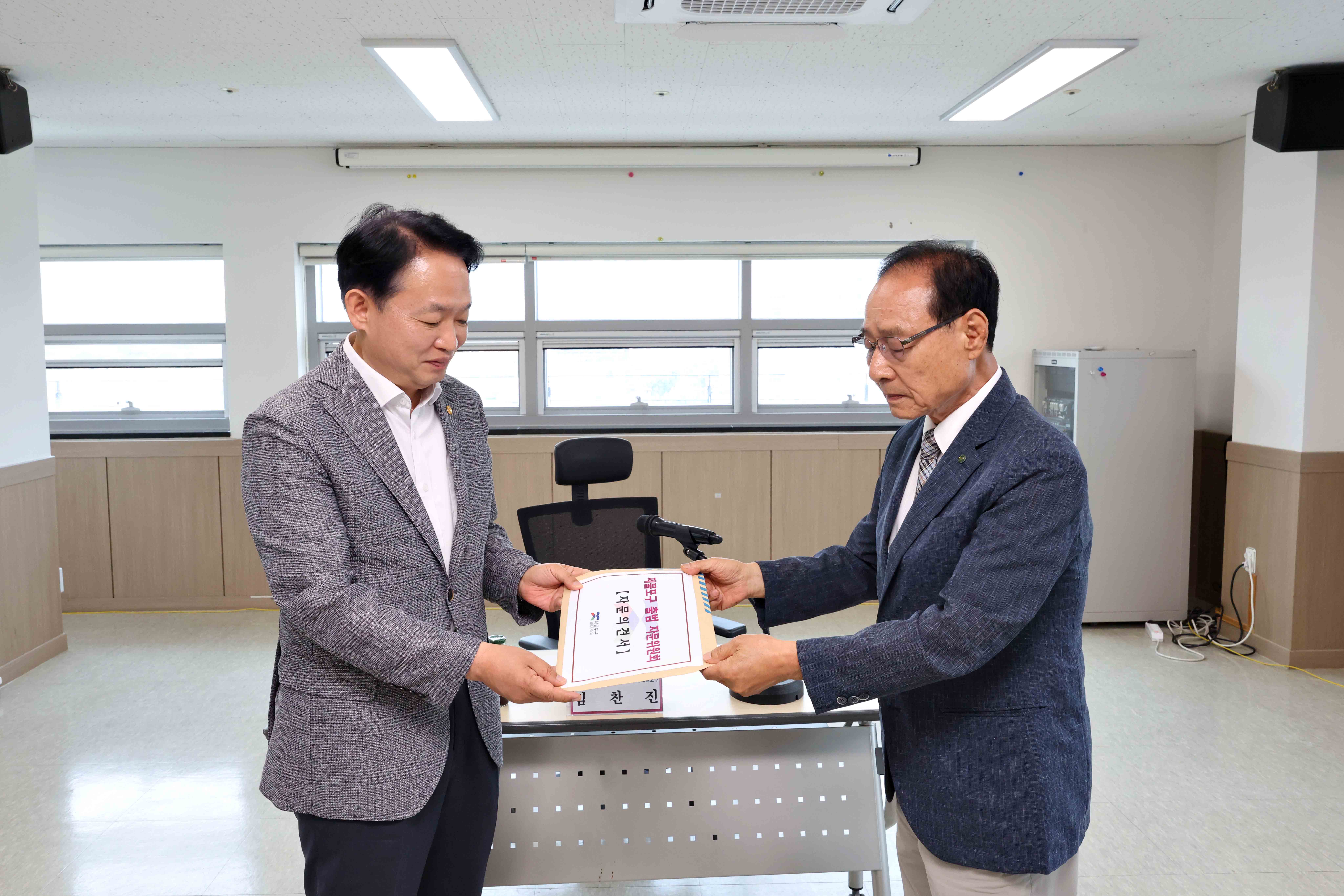 20260619_제물포구_출범_자문위원회_해단식4.jpg 이미지