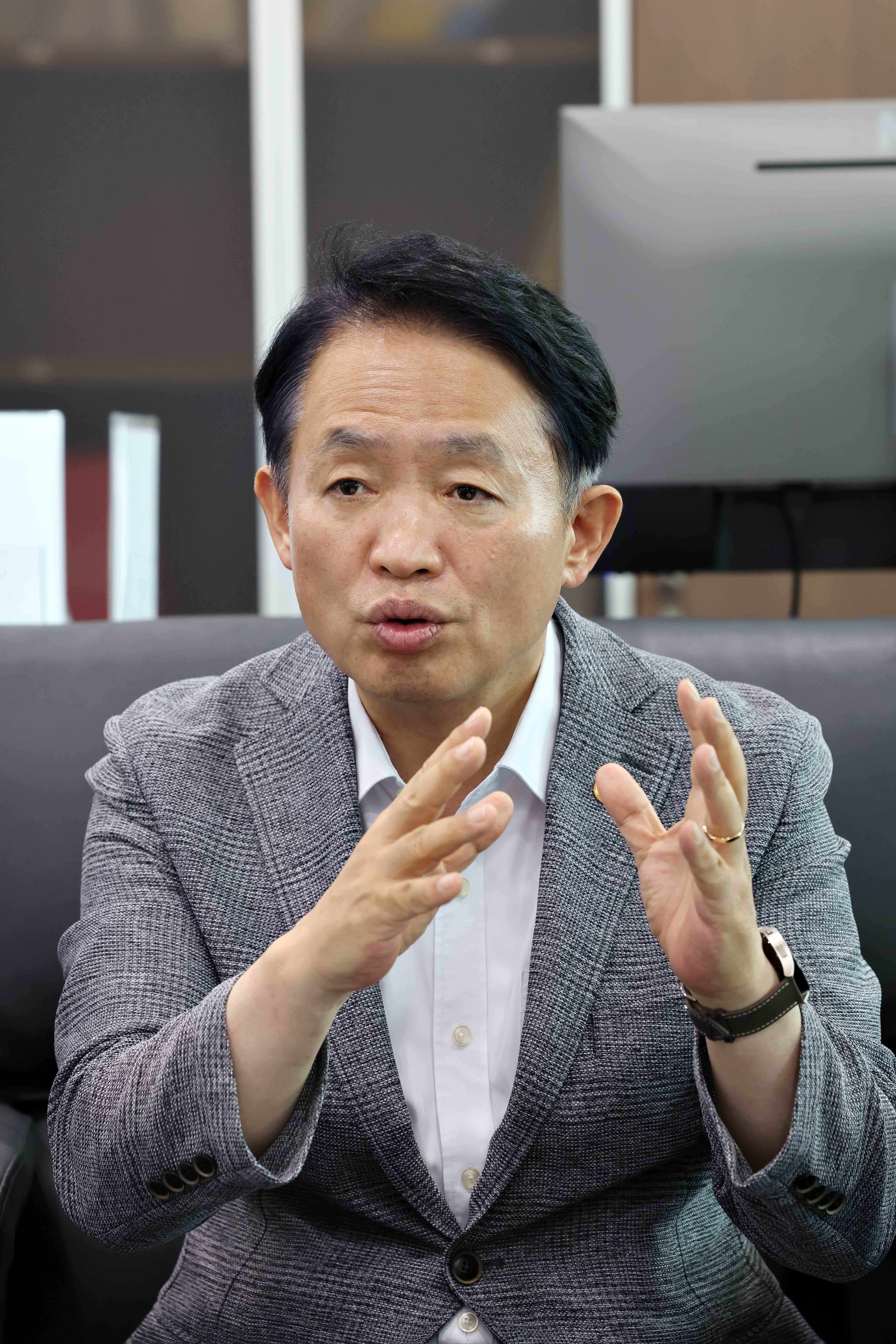 20260622_언론사_인터뷰4.jpg 이미지