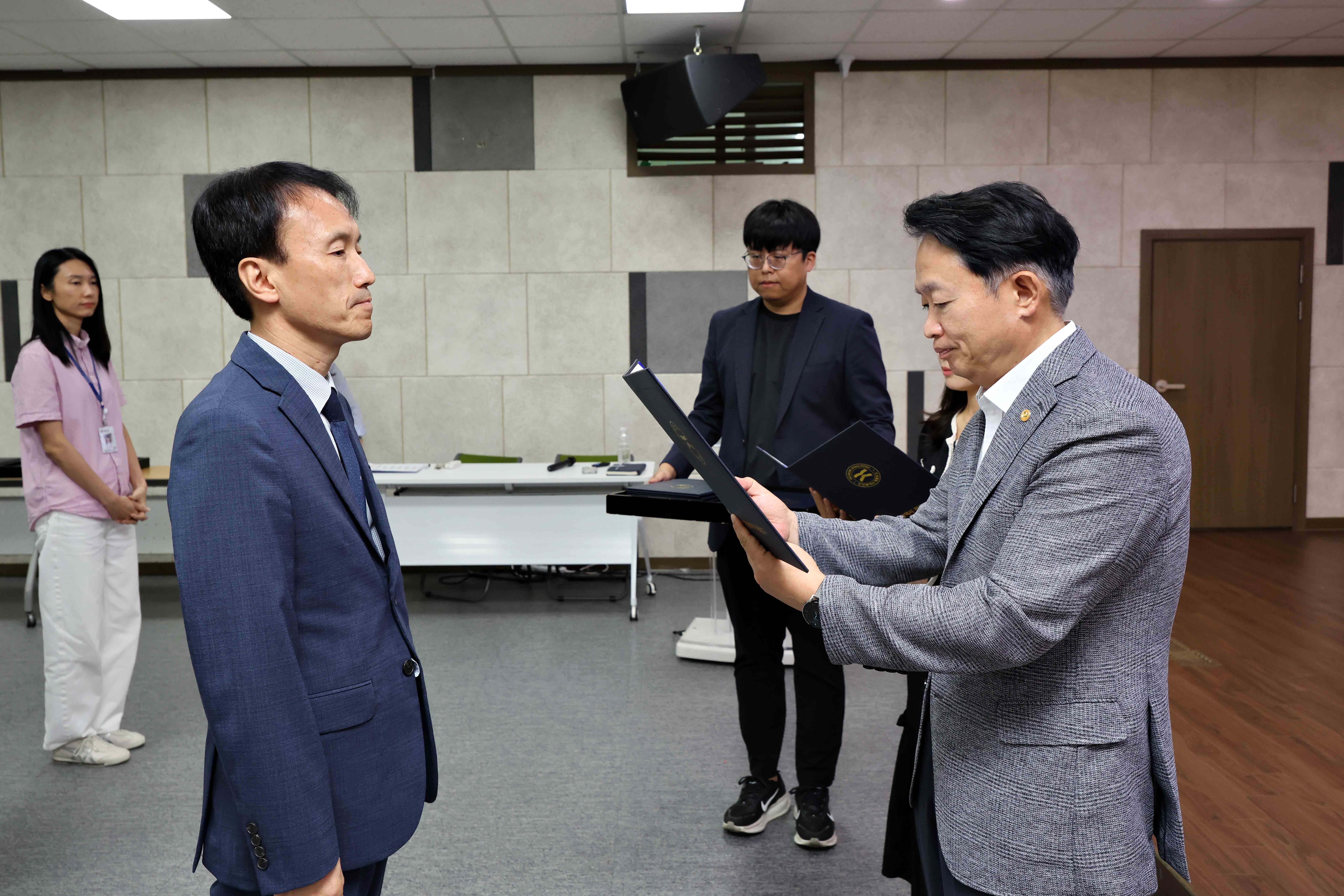 20260629_임용장_수여식3.jpg 이미지