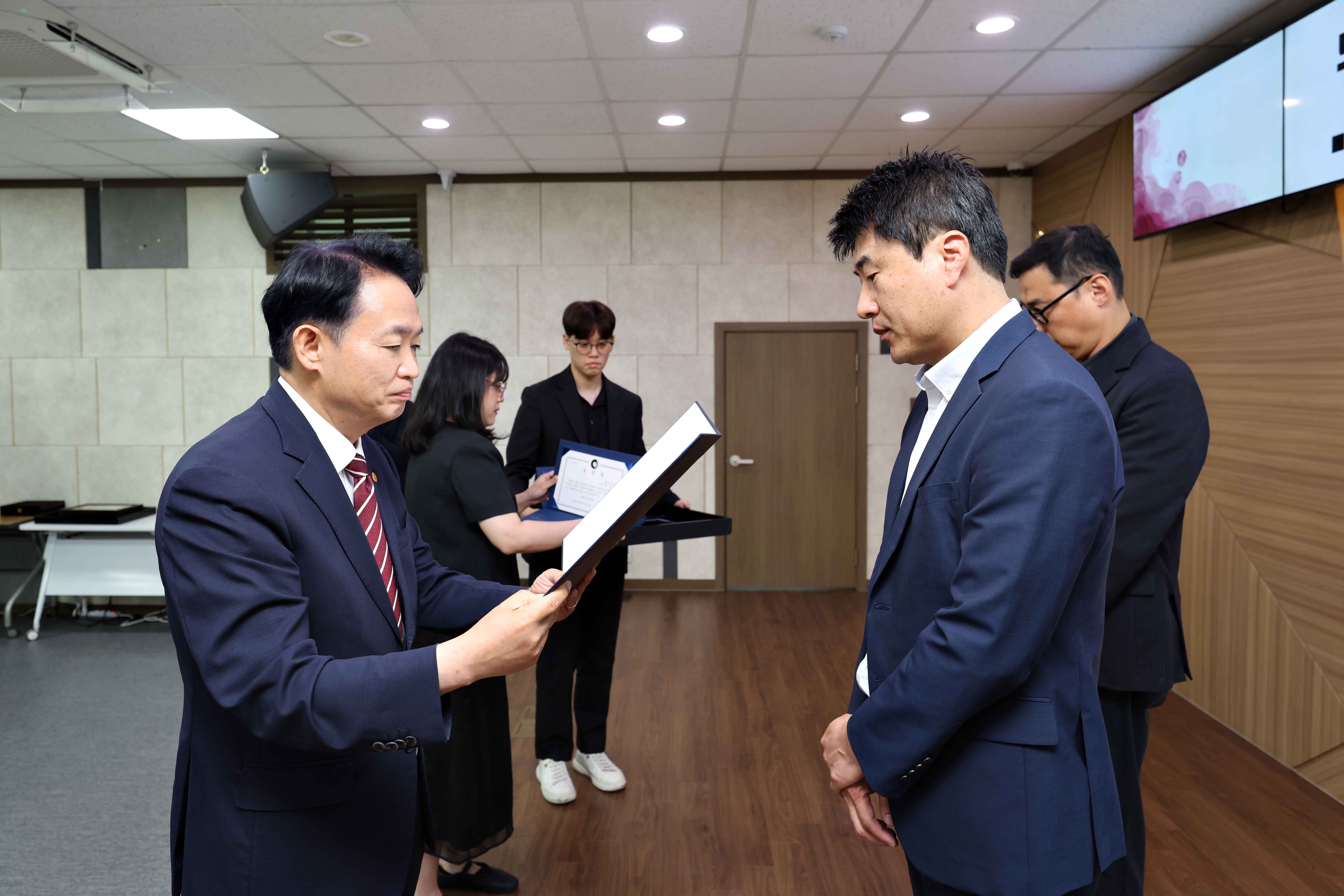 20260630_동구청장_이임_및_동구청_종무식3.jpg 이미지