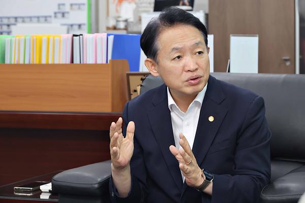 언론사 인터뷰 사진