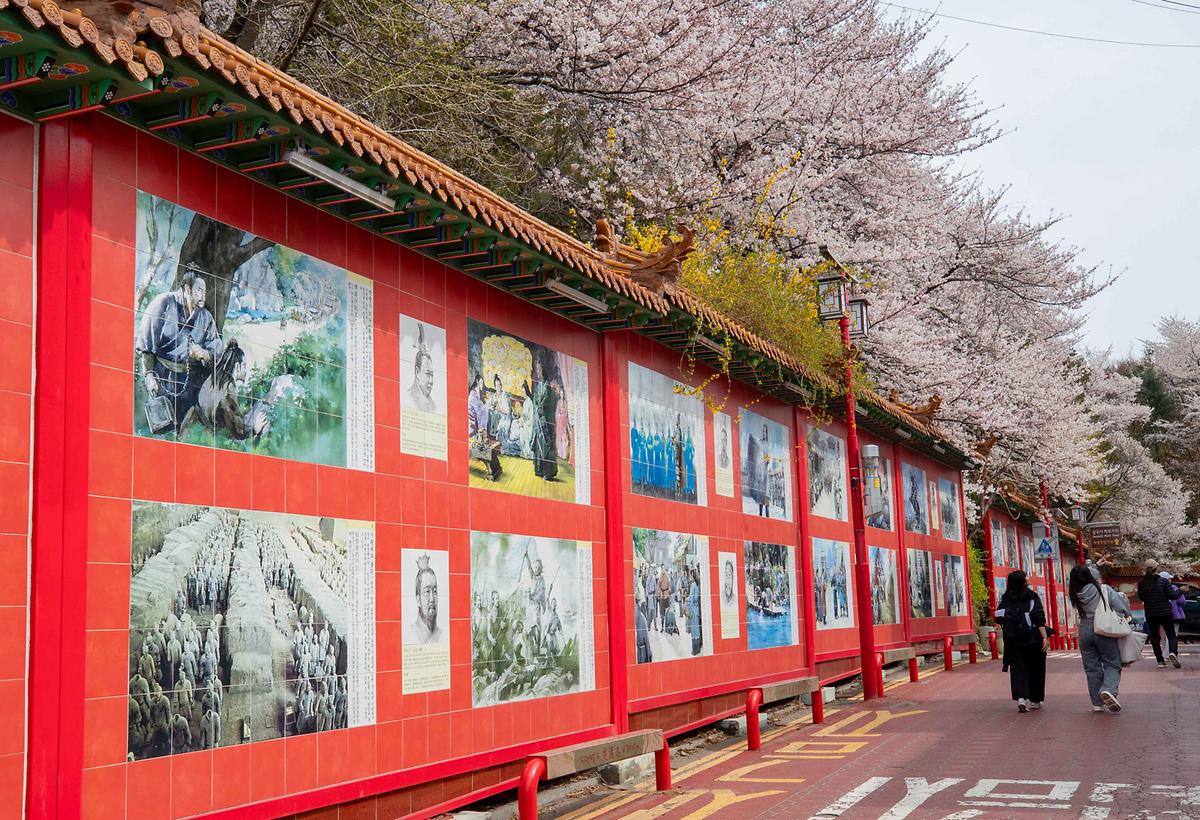삼국지 및 초한지 벽화거리 사진