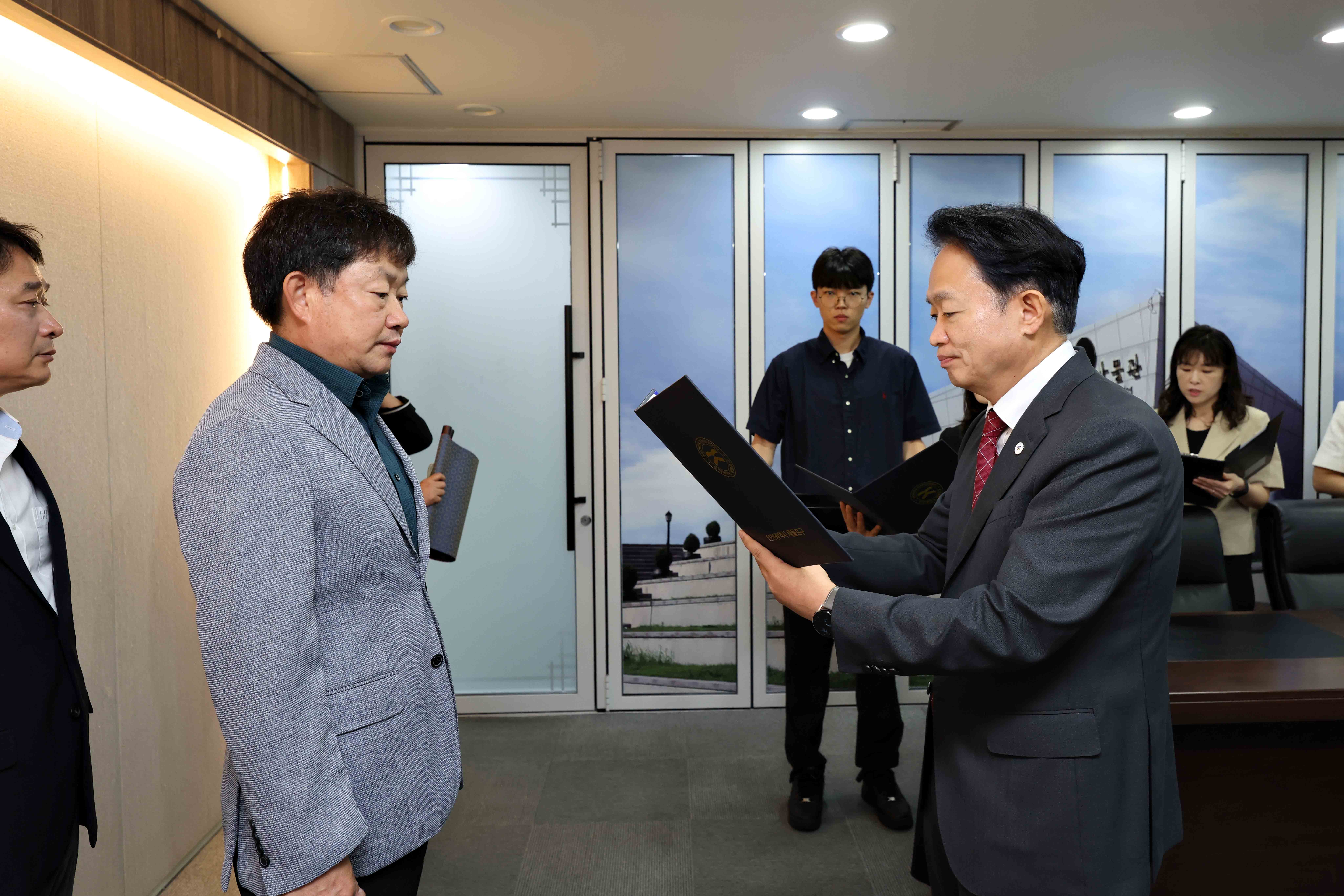 20260720_임용장_수여식4.jpg 이미지