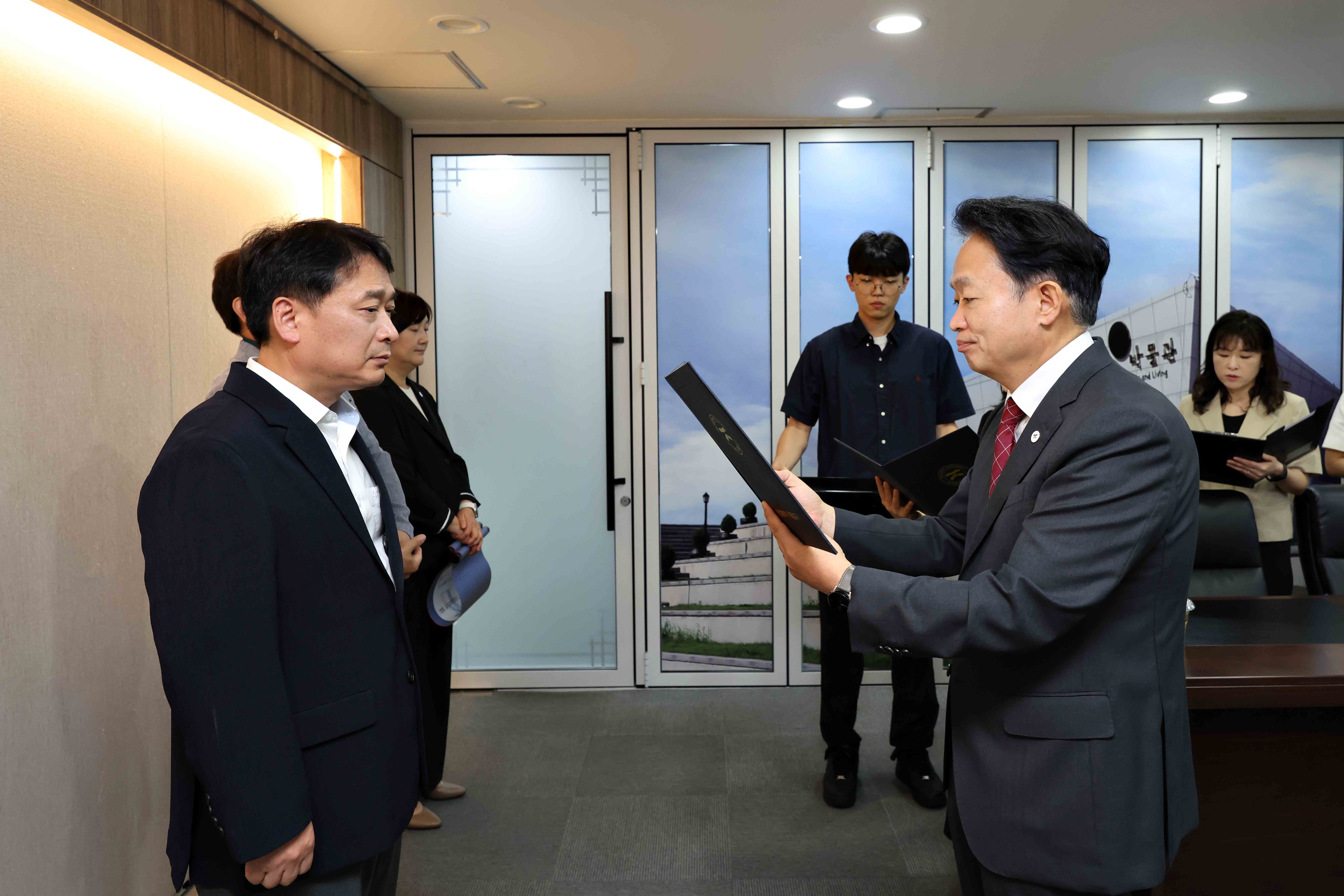 20260720_임용장_수여식5.jpg 이미지