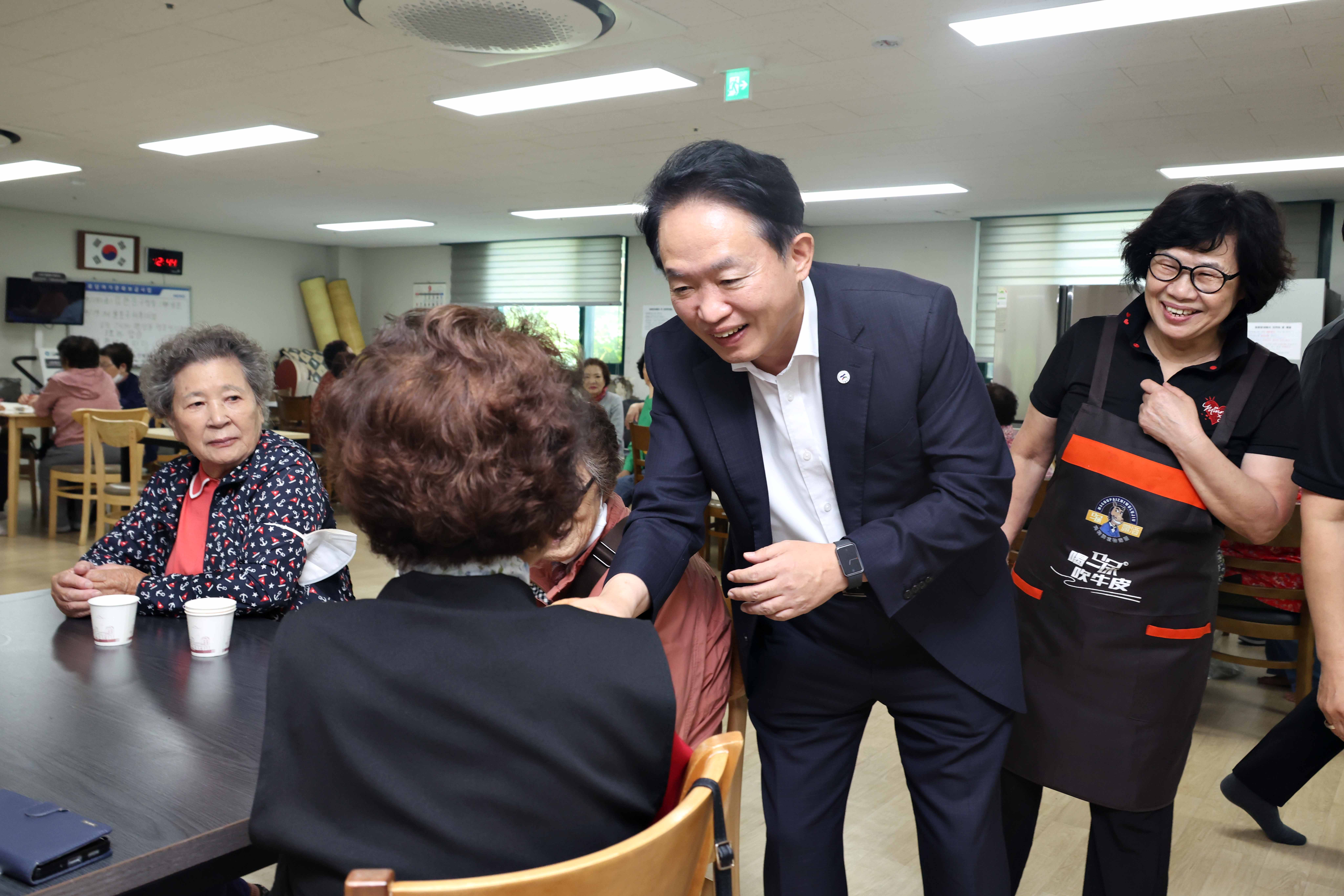 20260918_추석맞이_경로당_방문2.jpg 이미지