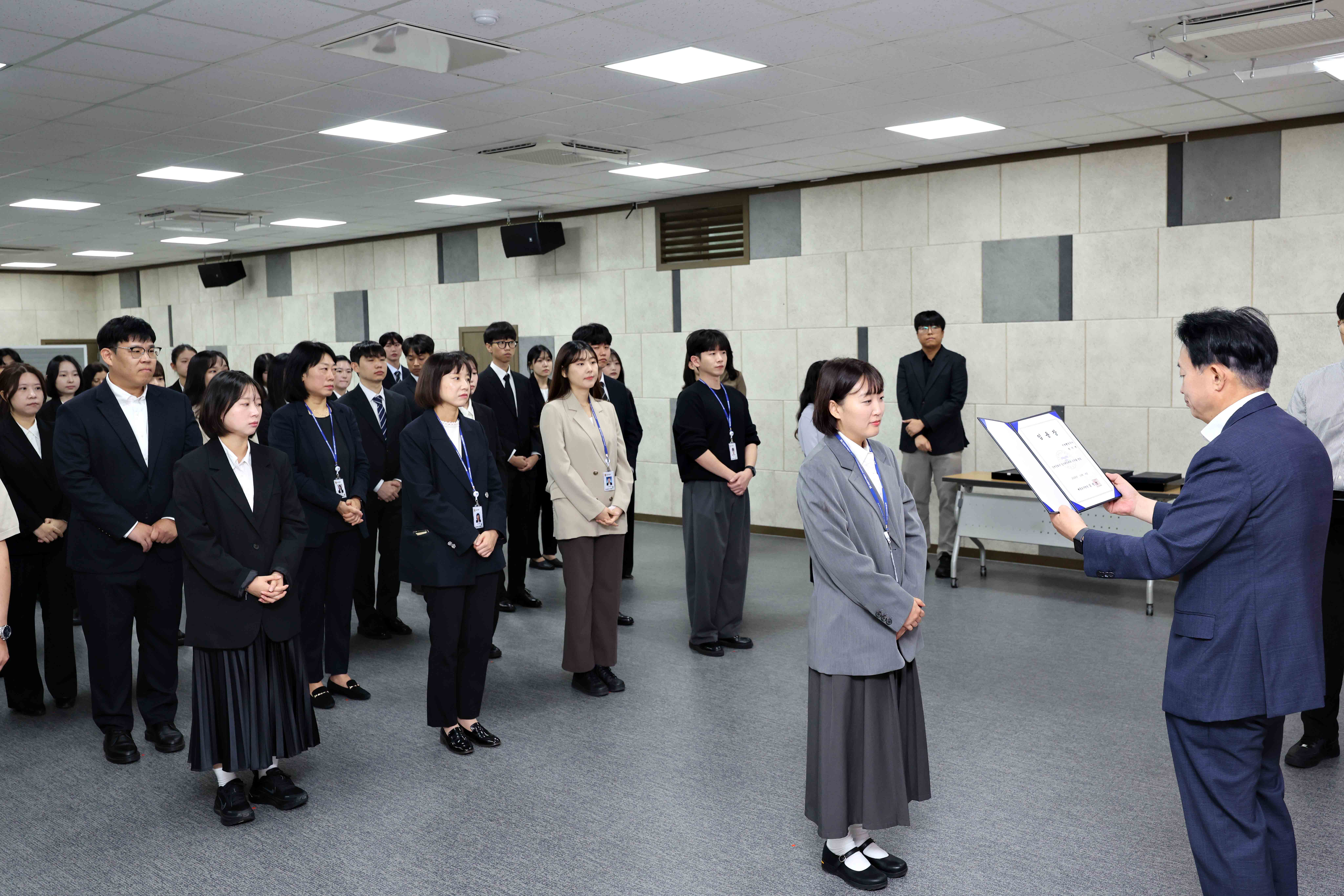 20261006_임용장_수여식5.jpg 이미지