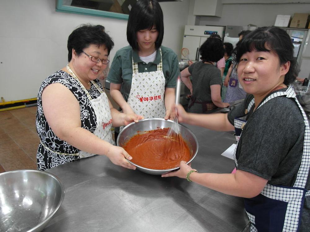 2012년 제2기 매실고추장 만들기 특강 모습 사진